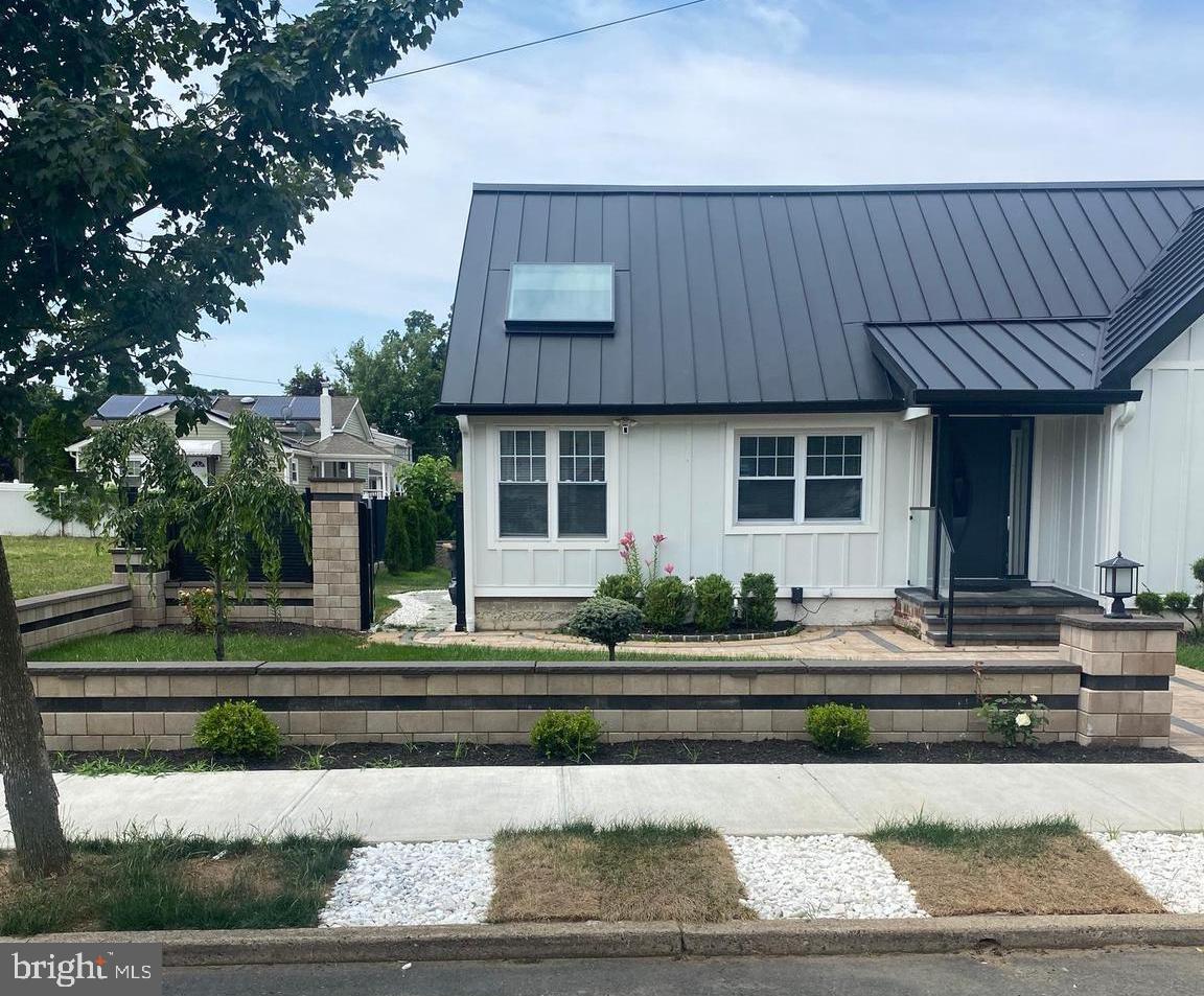 433 BERG AVENUE
