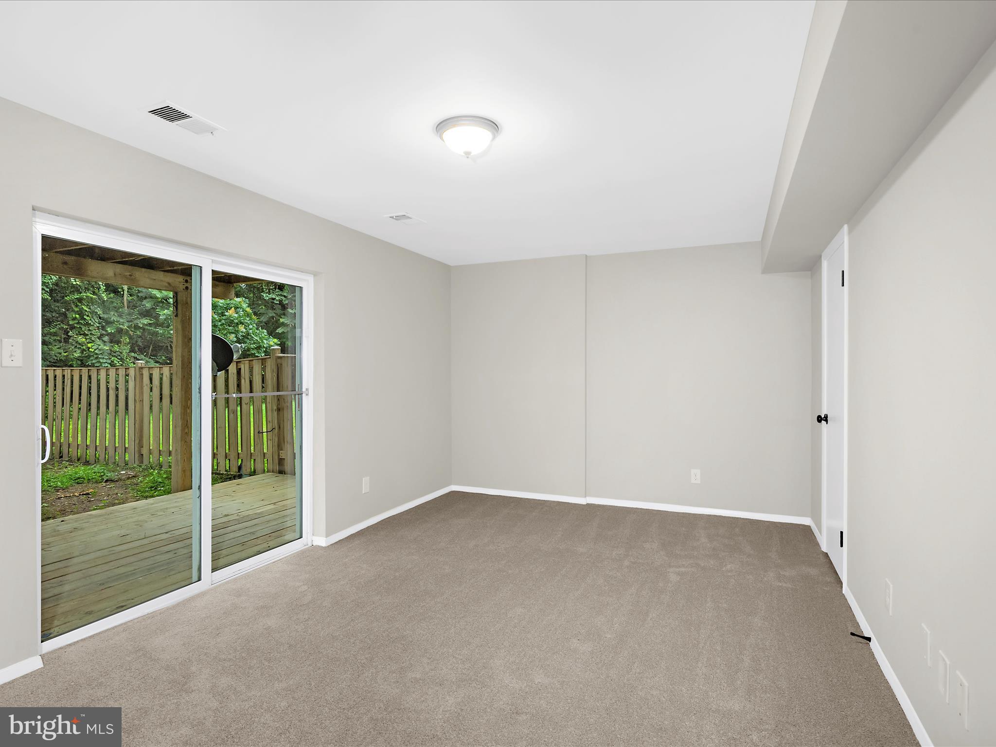 ELIZABETHS LANDING - Residential