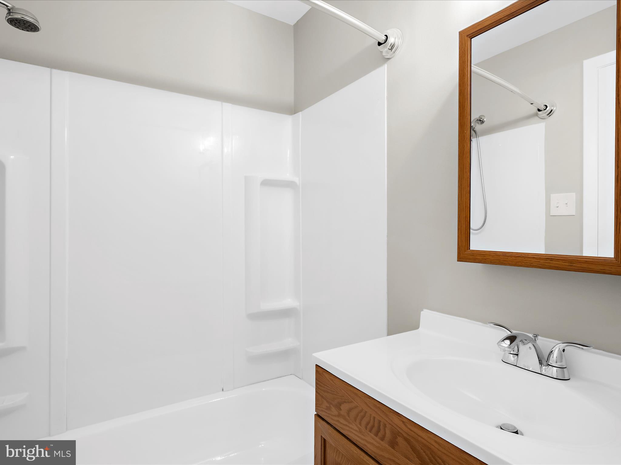 ELIZABETHS LANDING - Residential