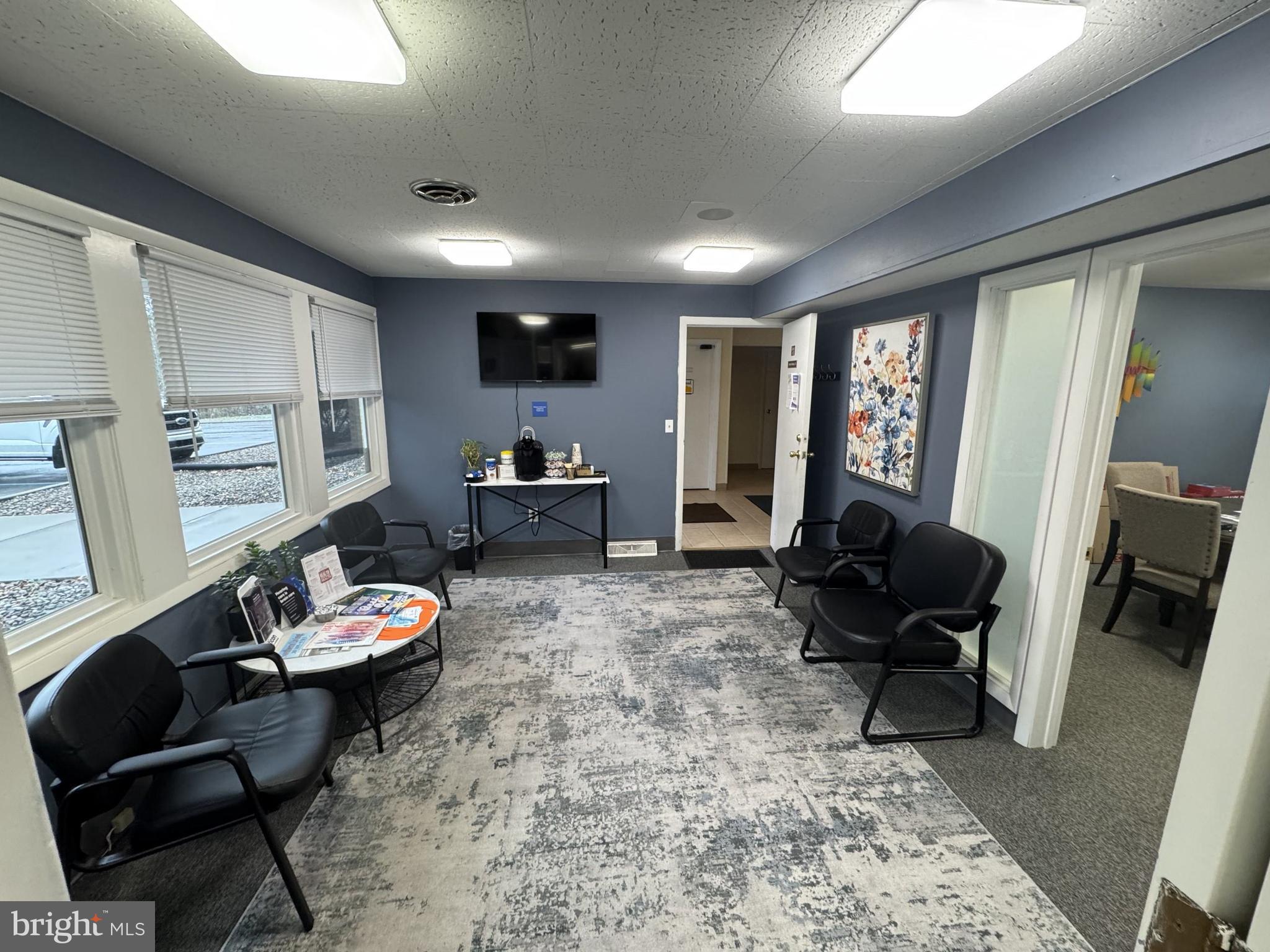 HIGHLANDS - Commercial Lease