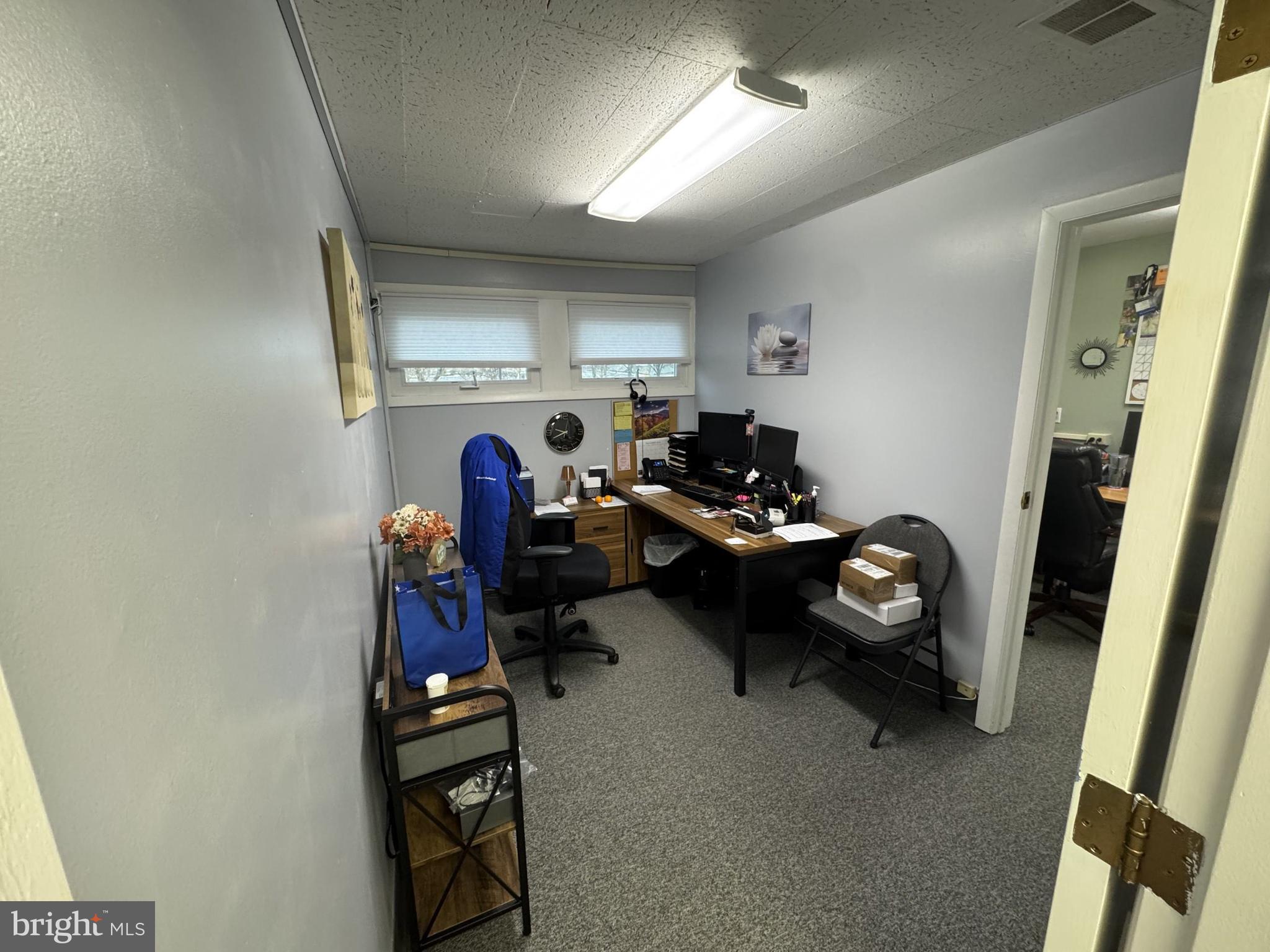 HIGHLANDS - Commercial Lease