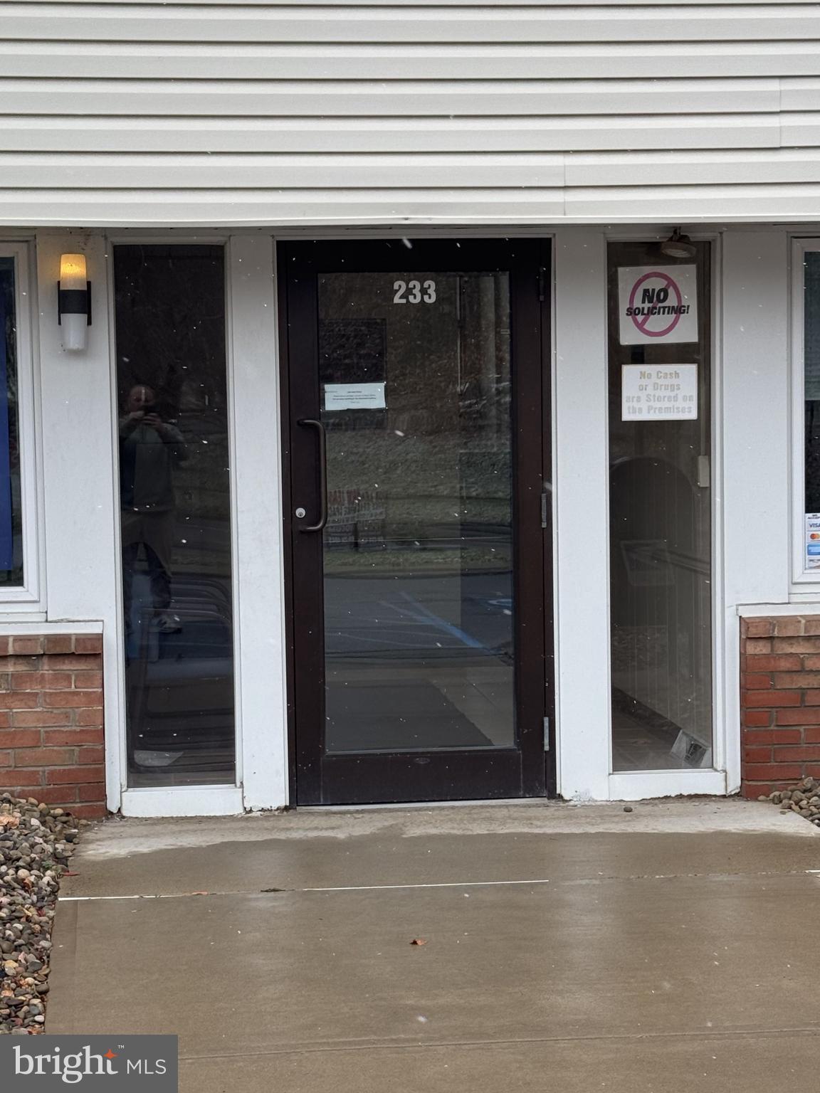 HIGHLANDS - Commercial Lease