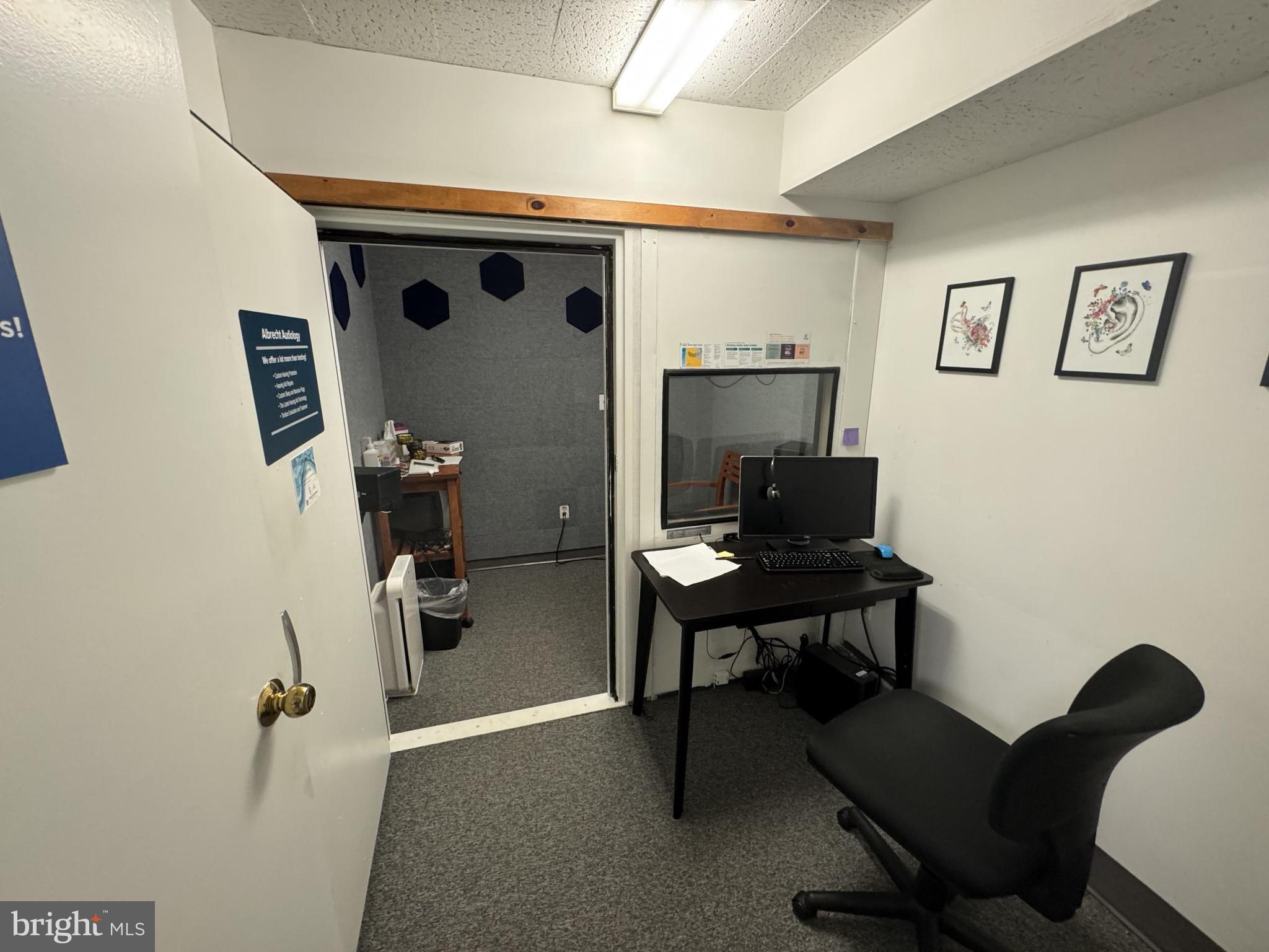 HIGHLANDS - Commercial Lease