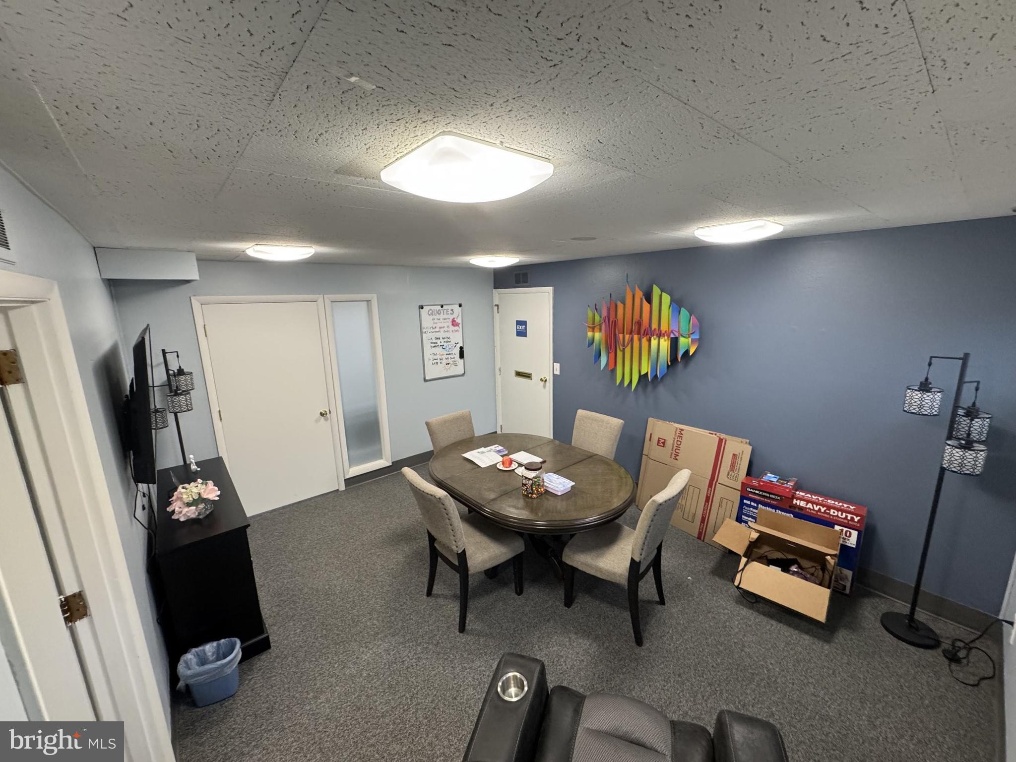 HIGHLANDS - Commercial Lease