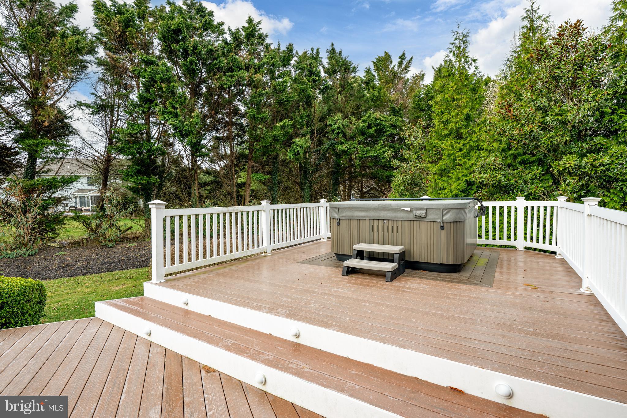 WOLFE POINTE - Residential