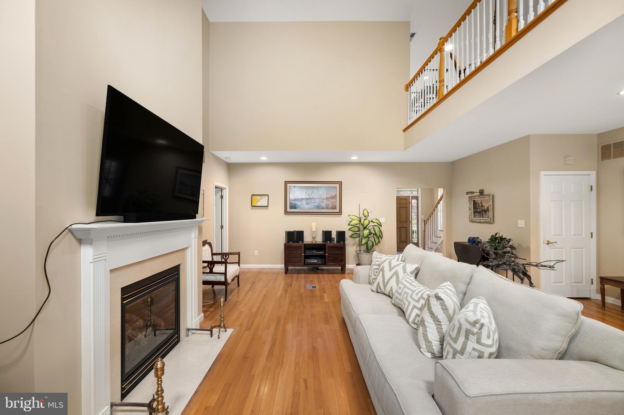 WOLFE POINTE - Residential