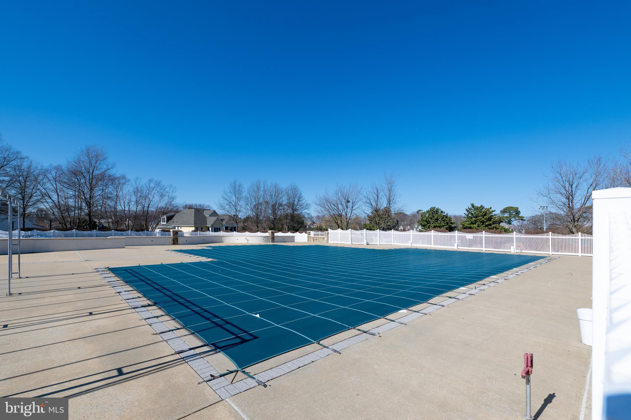 WOLFE POINTE - Residential