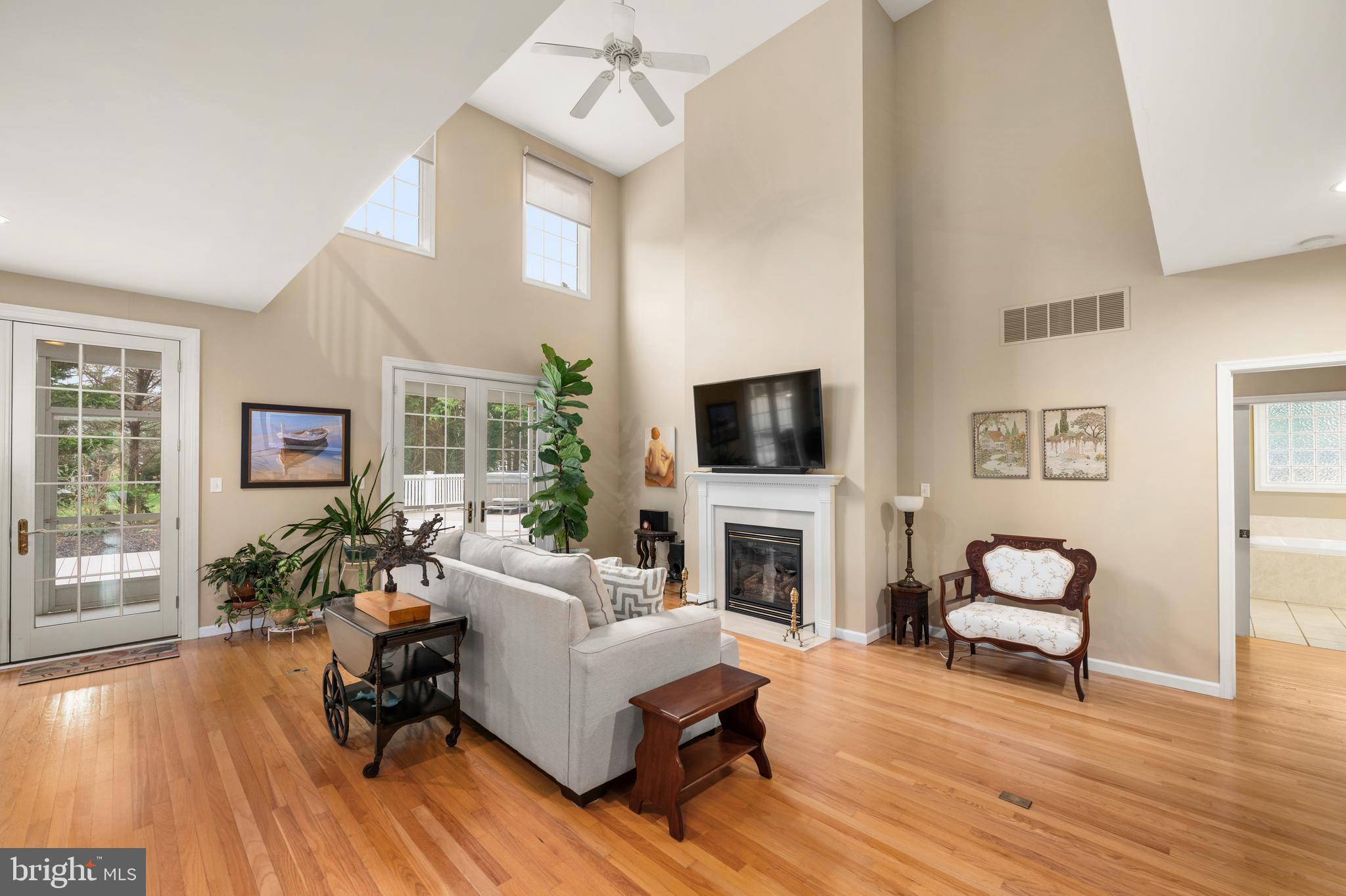 WOLFE POINTE - Residential