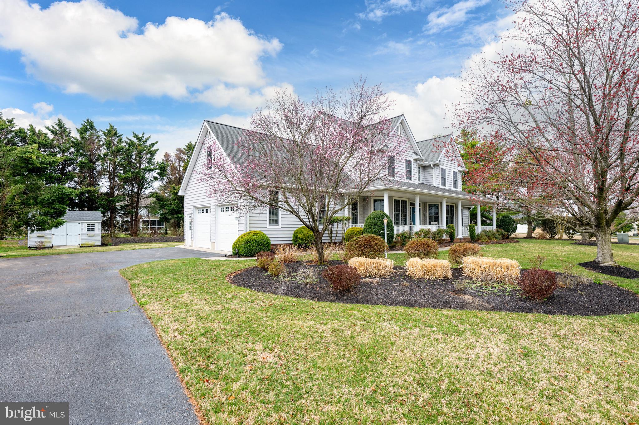 WOLFE POINTE - Residential