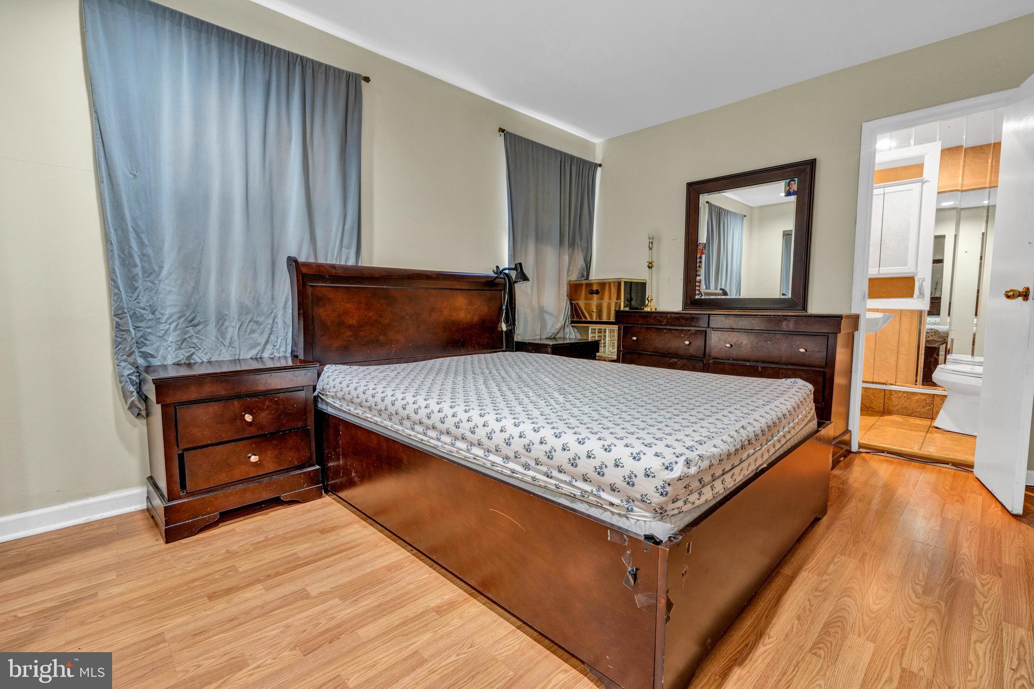 SOMERTON - Residential