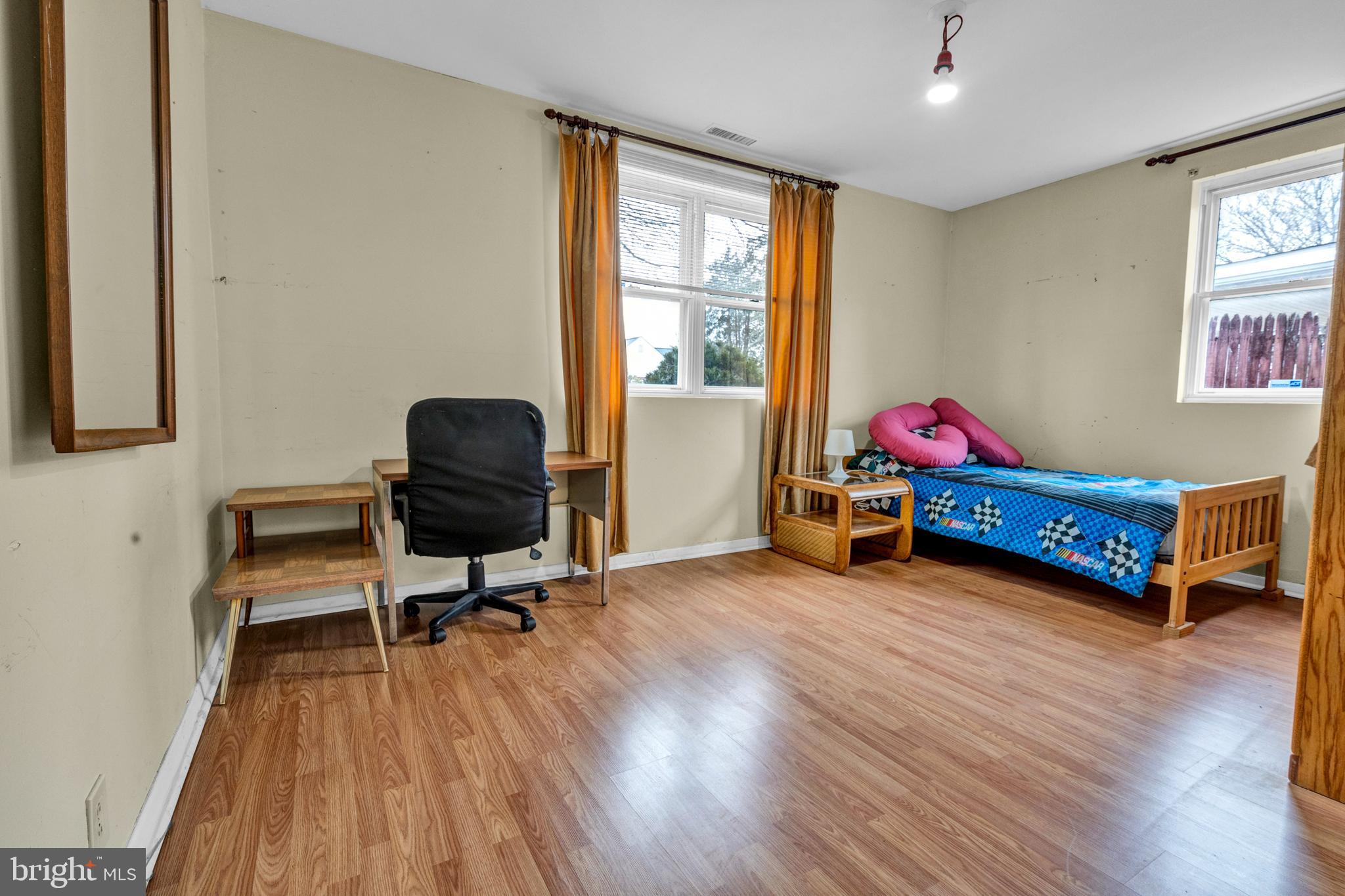 SOMERTON - Residential