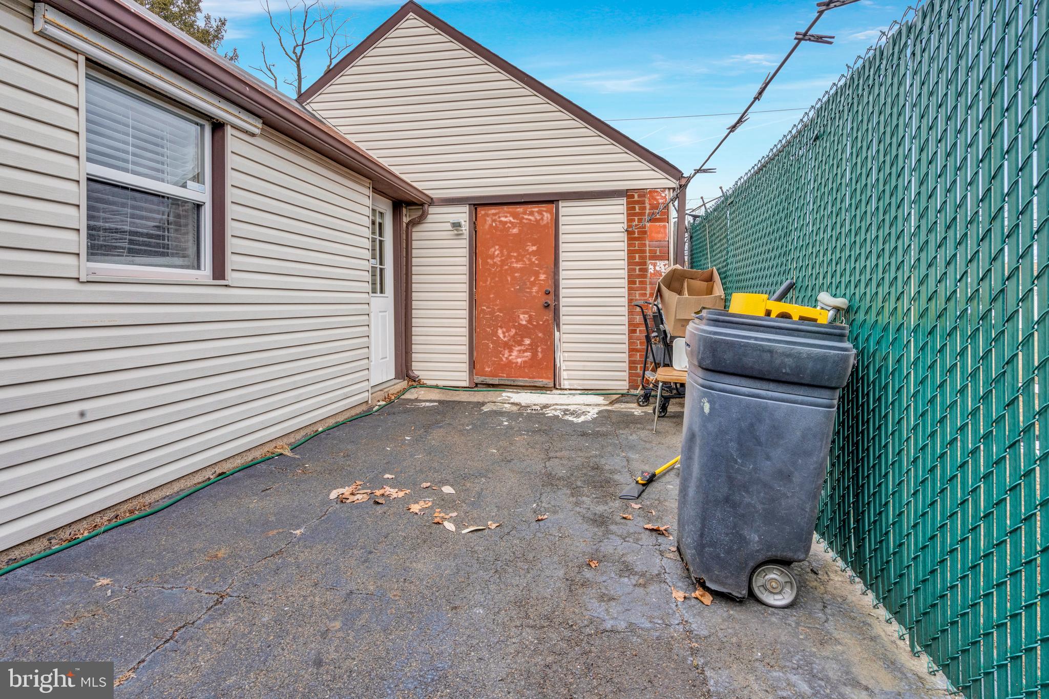 SOMERTON - Residential