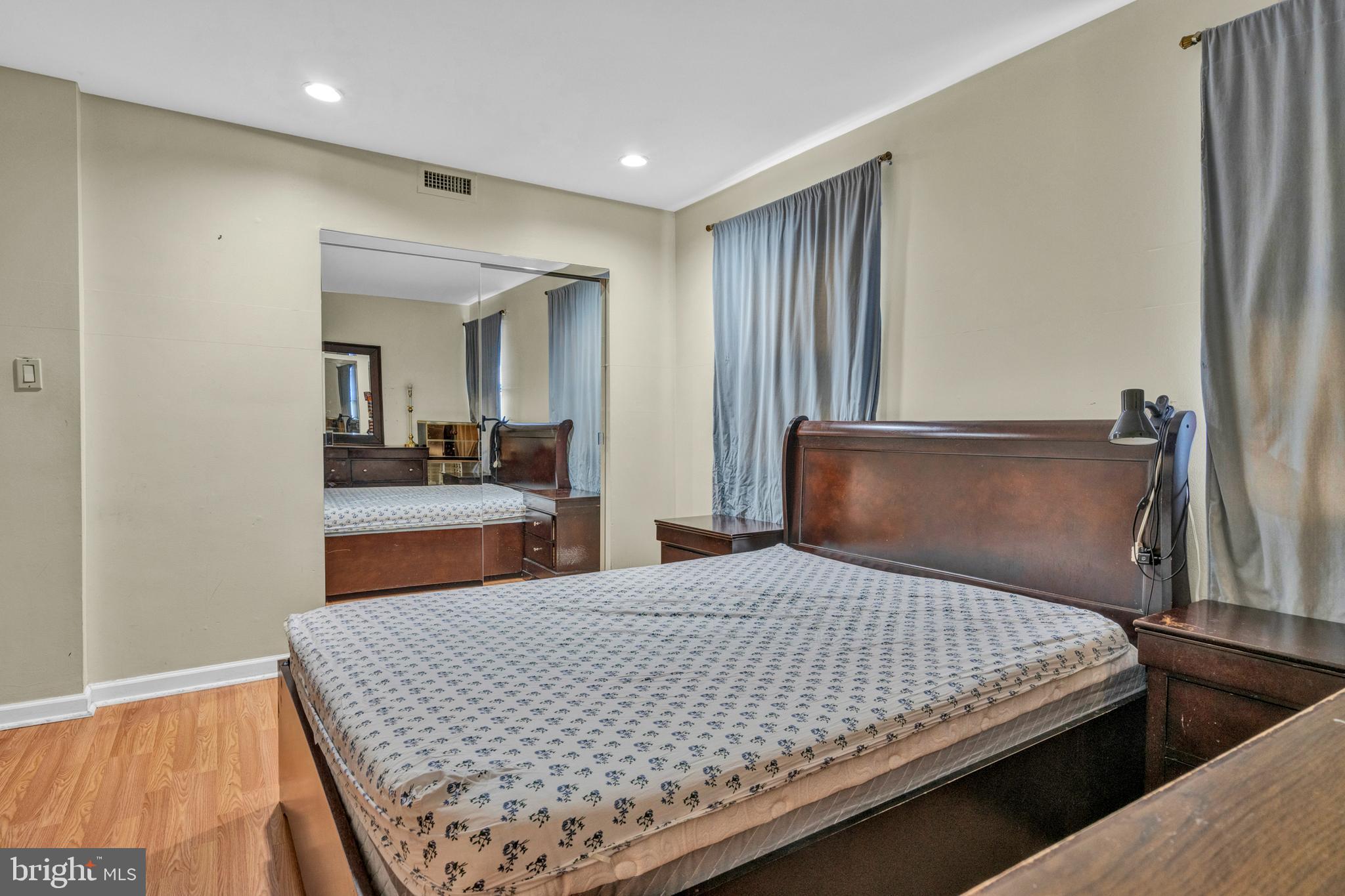 SOMERTON - Residential