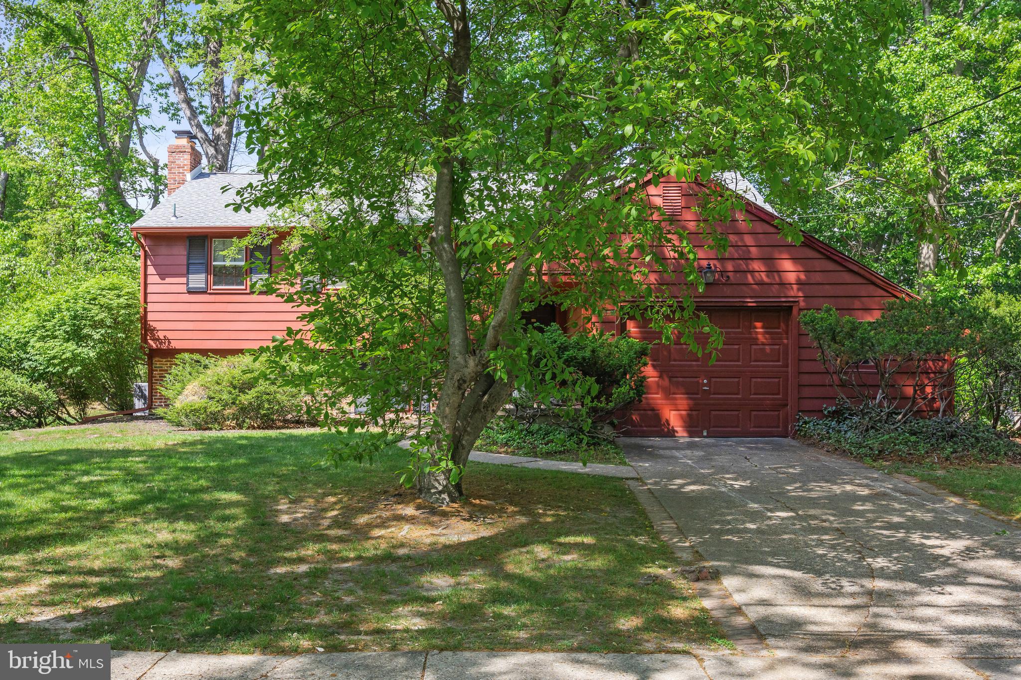 112 DEERFIELD DRIVE