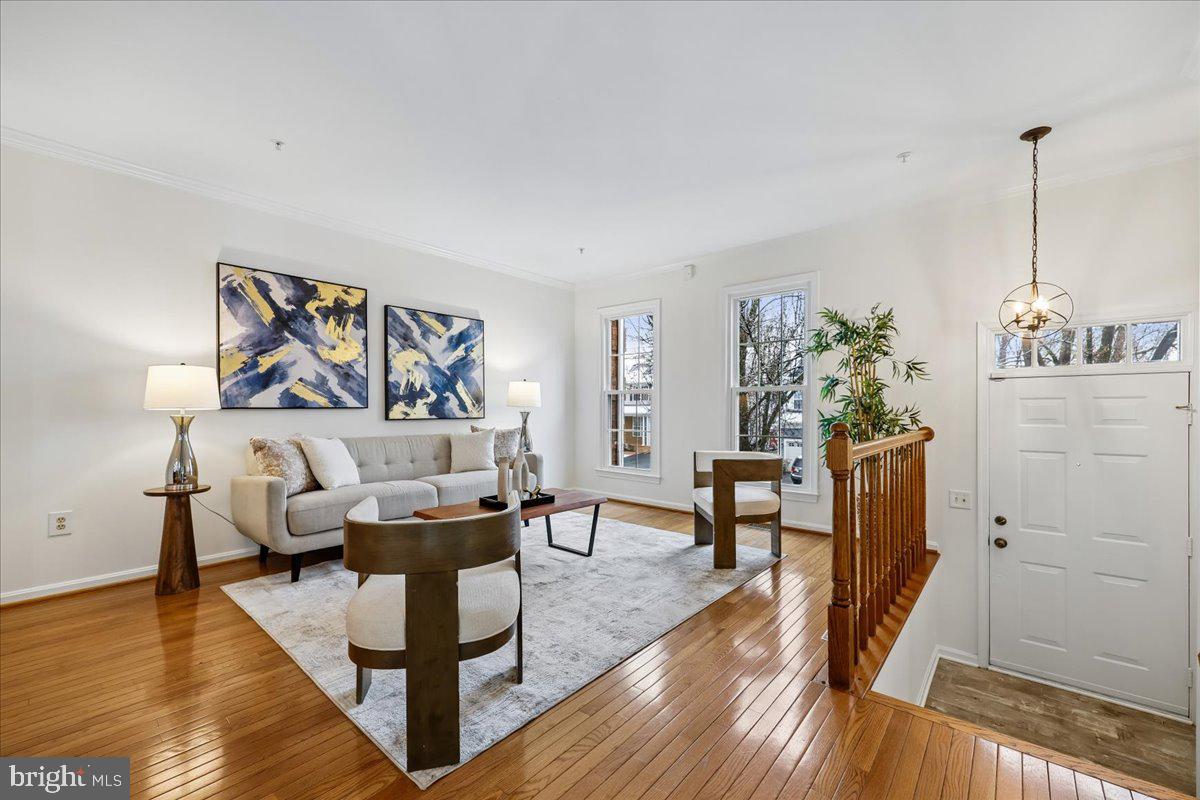 KENSINGTON HEIGHTS - Residential