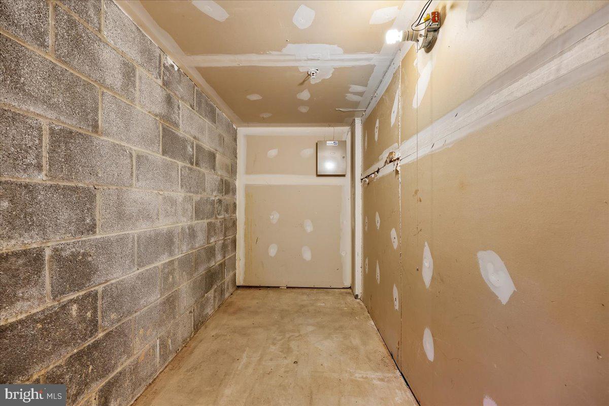 KENSINGTON HEIGHTS - Residential