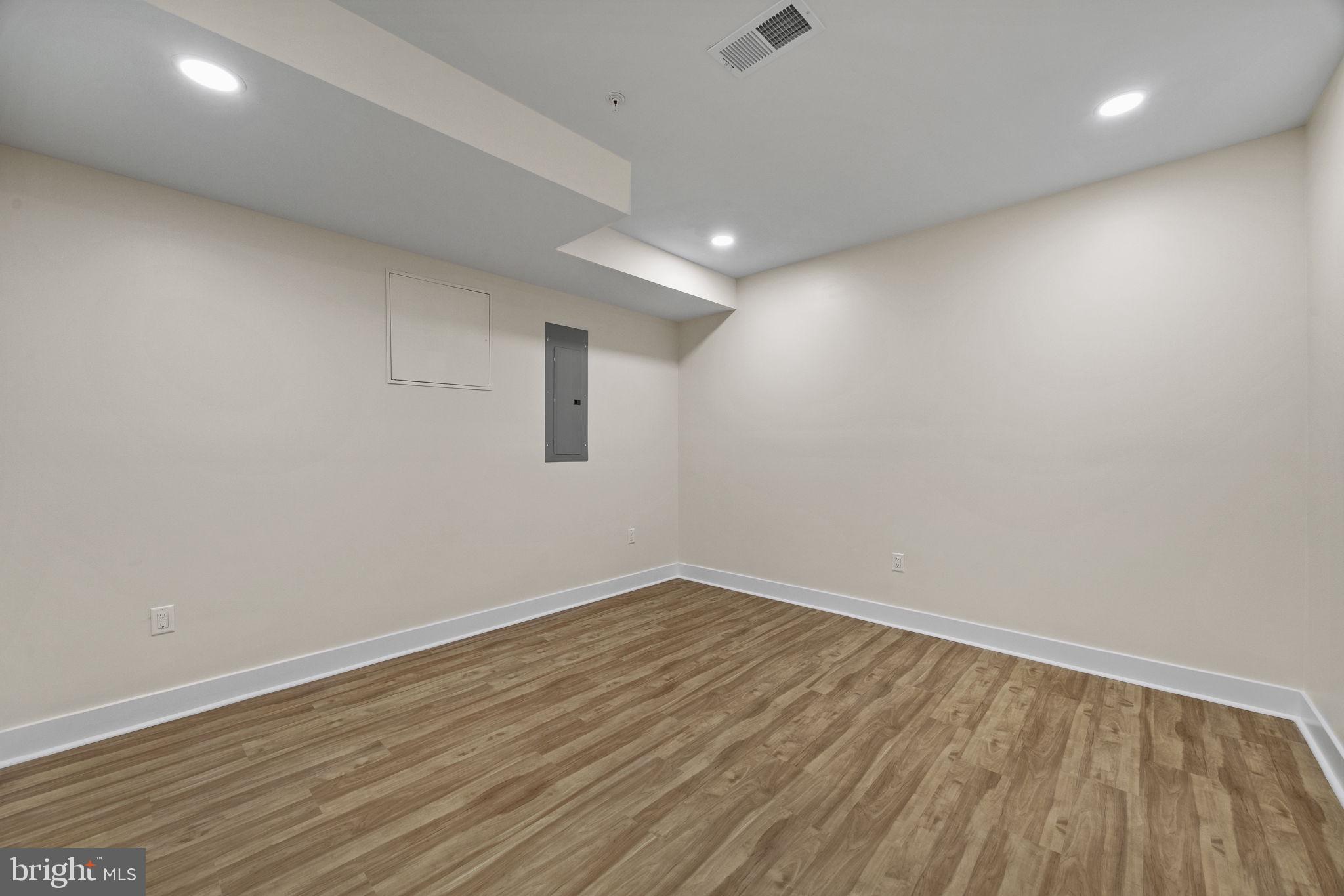 COBBS CREEK - Residential