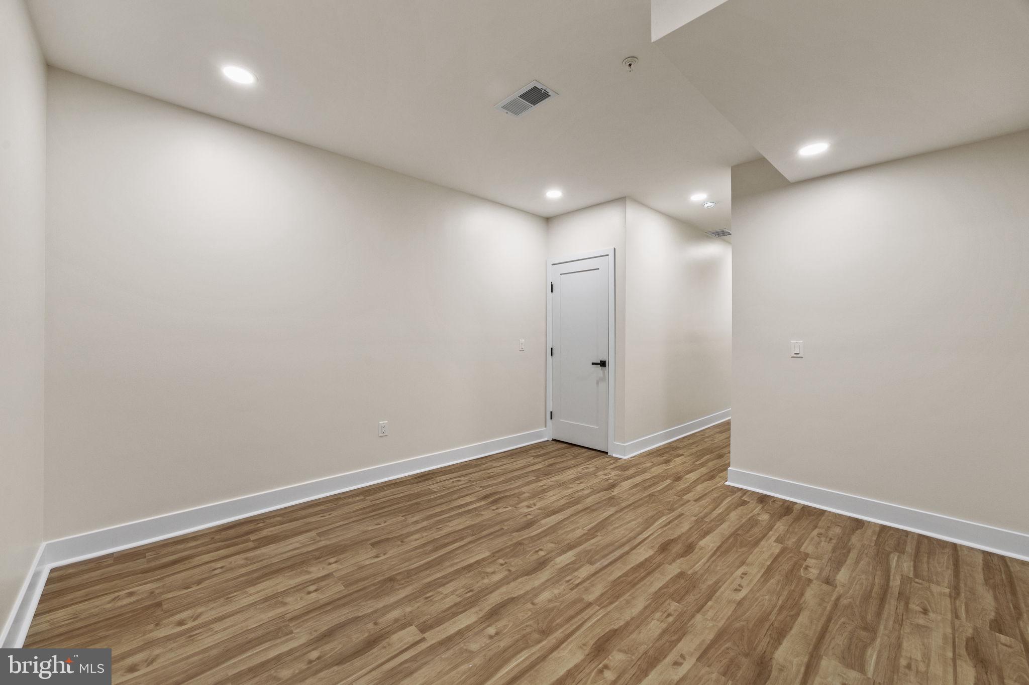 COBBS CREEK - Residential