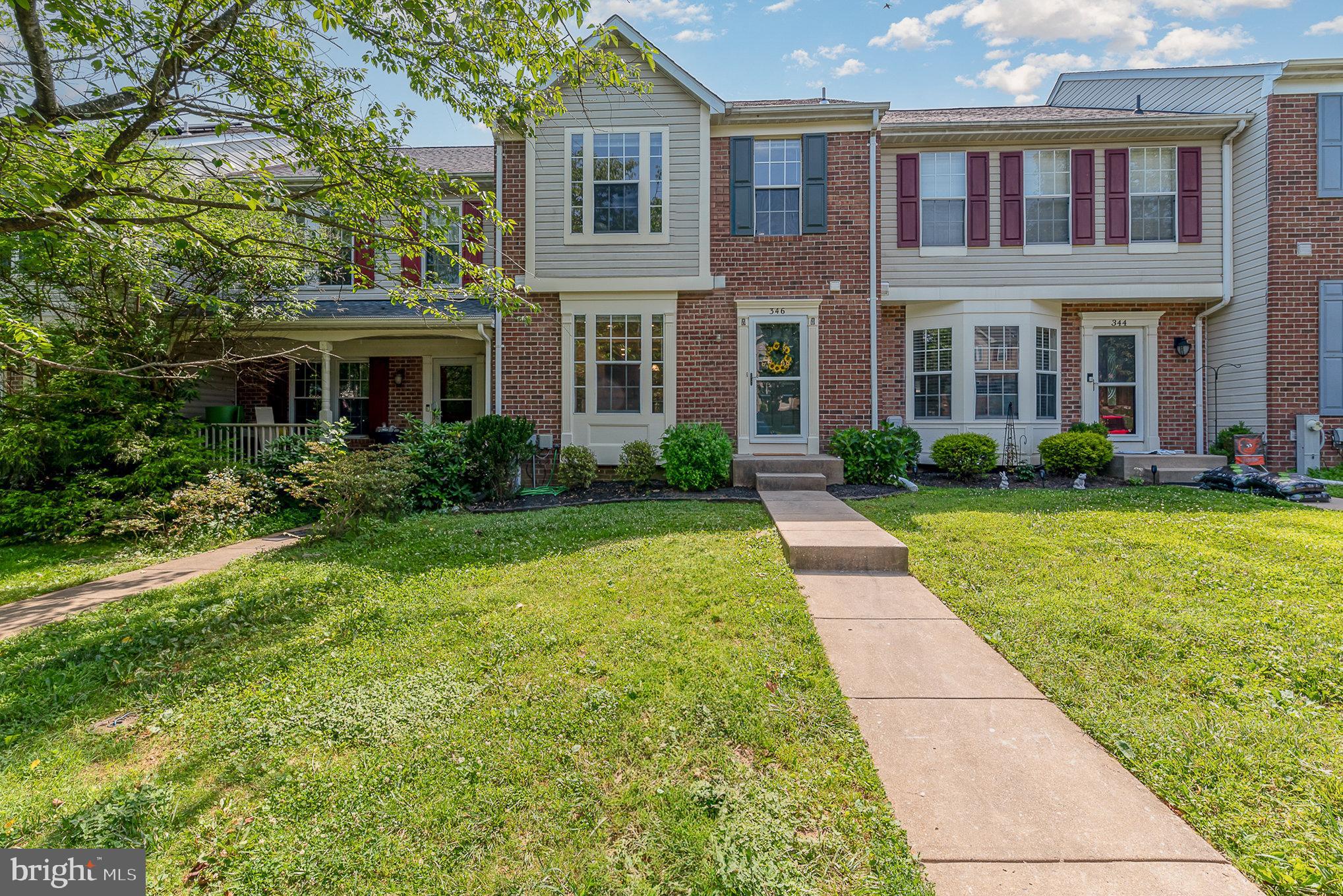 346 HONEY LOCUST COURT