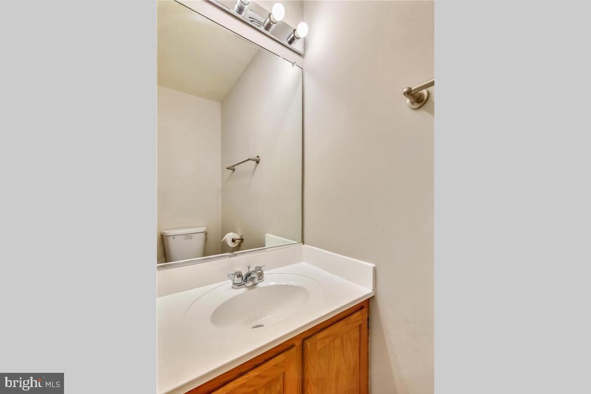 COMMONS OF AVALON - Residential Lease