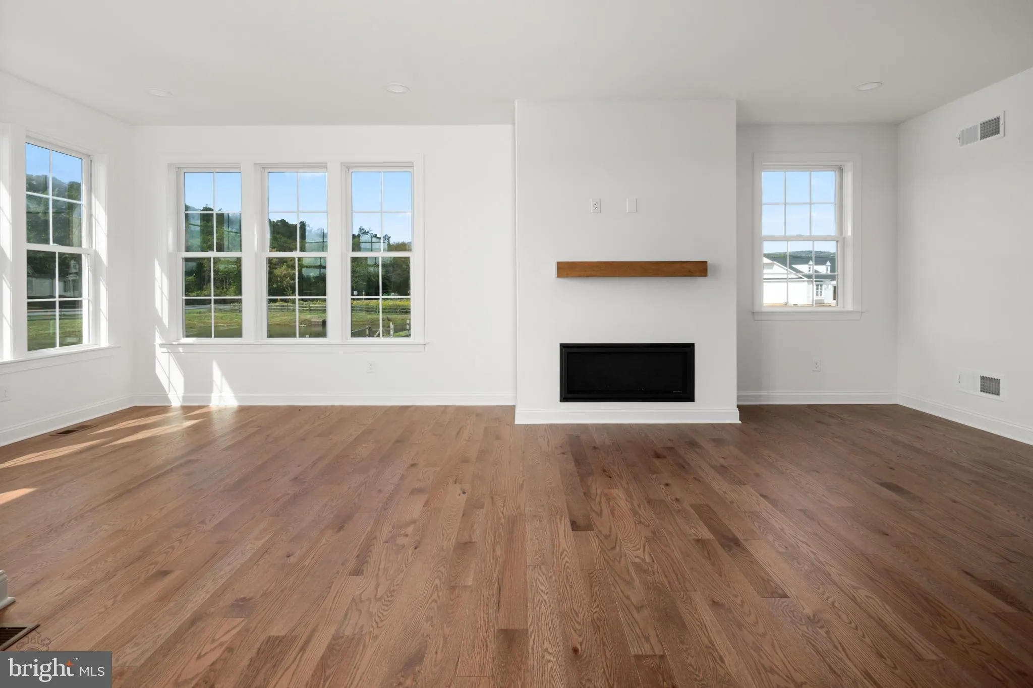 Bethlehem, Pennsylvania 18015, United States, 3 Bedrooms Bedrooms, ,3 BathroomsBathrooms,Residential,Active,235677