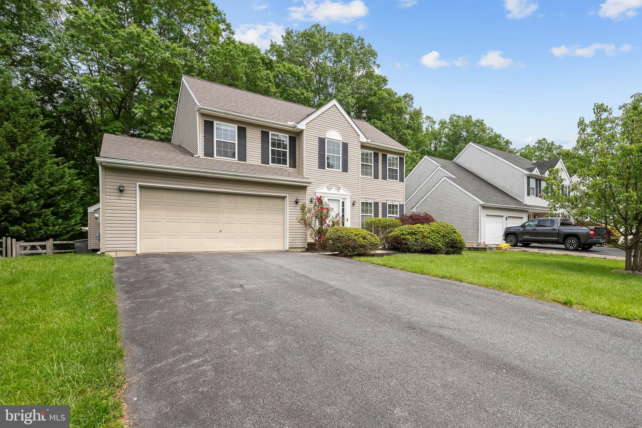 11 CHARLES POINTE