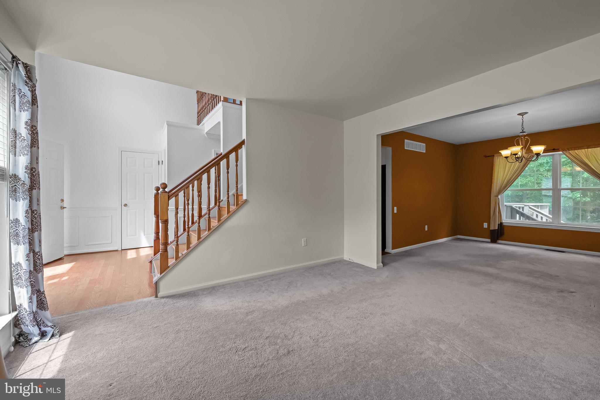 11 CHARLES POINTE