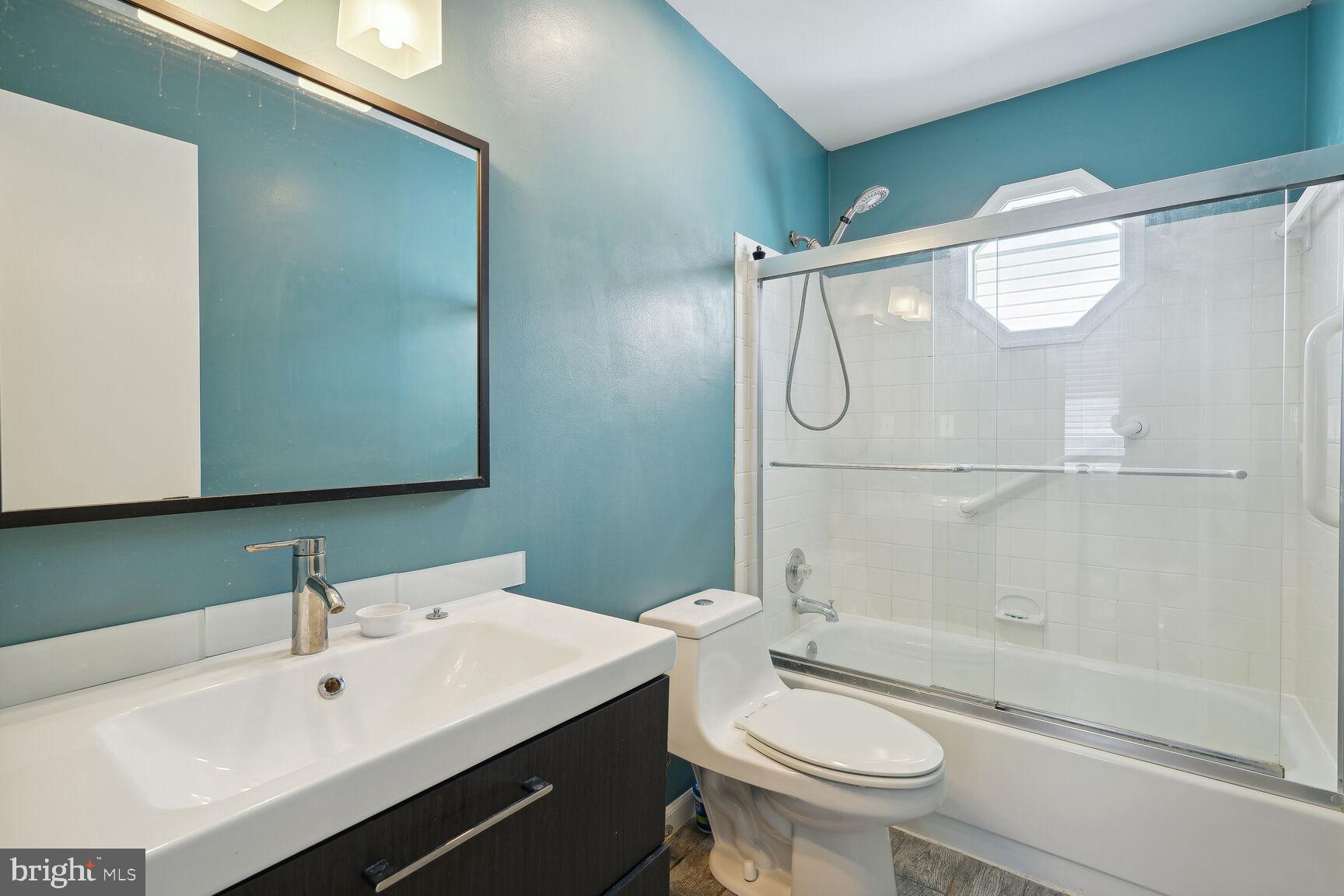 CLARENDON - Residential