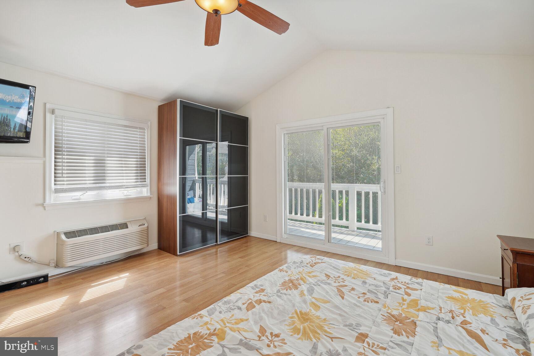 CLARENDON - Residential