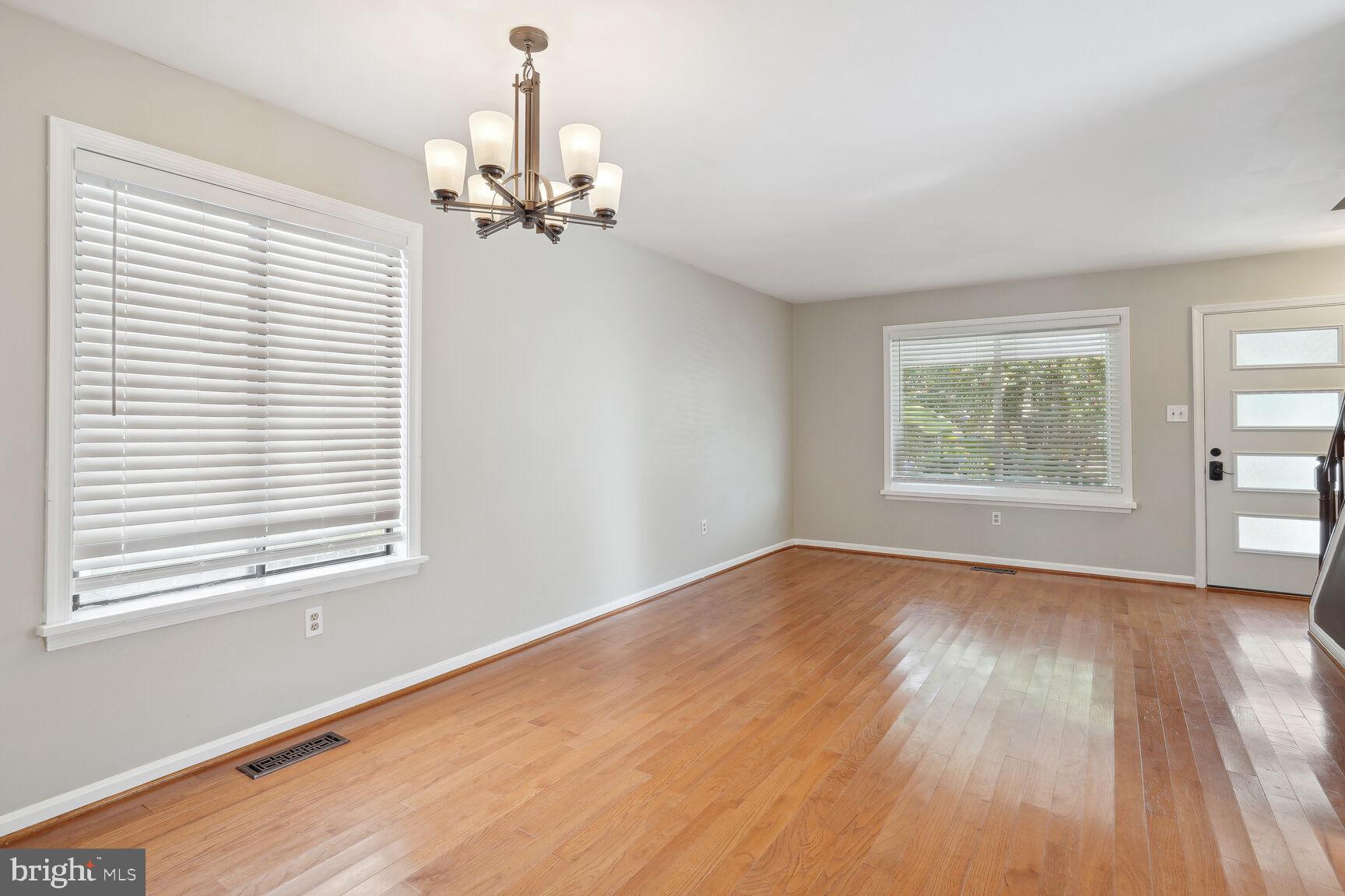 CLARENDON - Residential