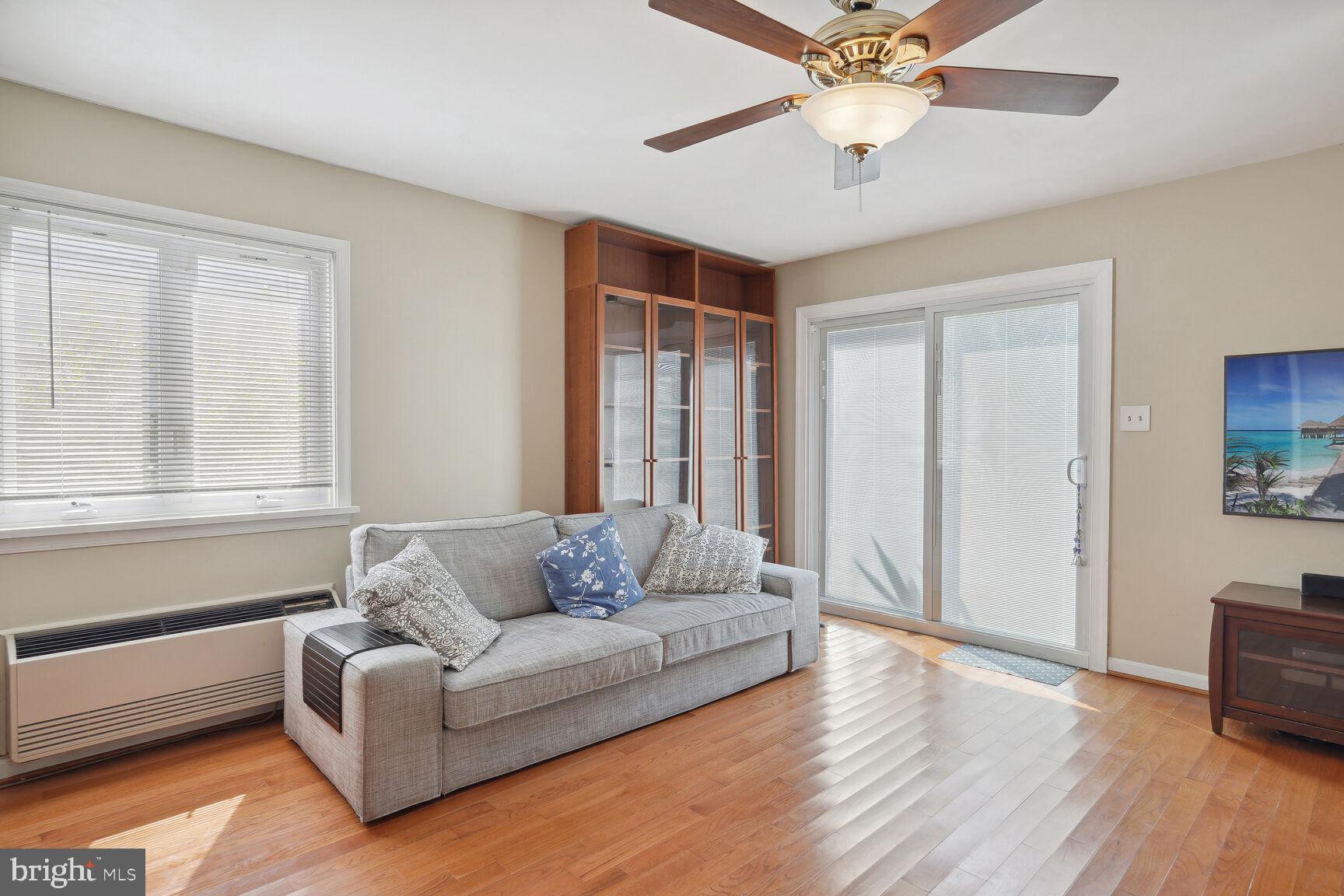 CLARENDON - Residential