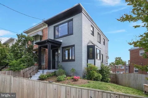 MLS: DCDC2250706