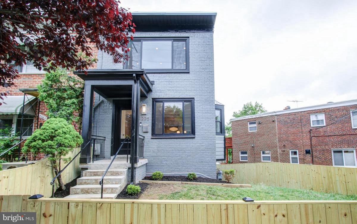 1225 GALLATIN STREET NE