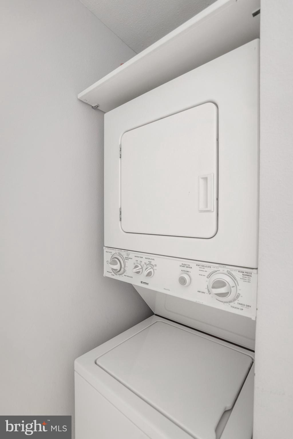 PENDERBROOK SQUARE CONDOMINIUMS - Residential