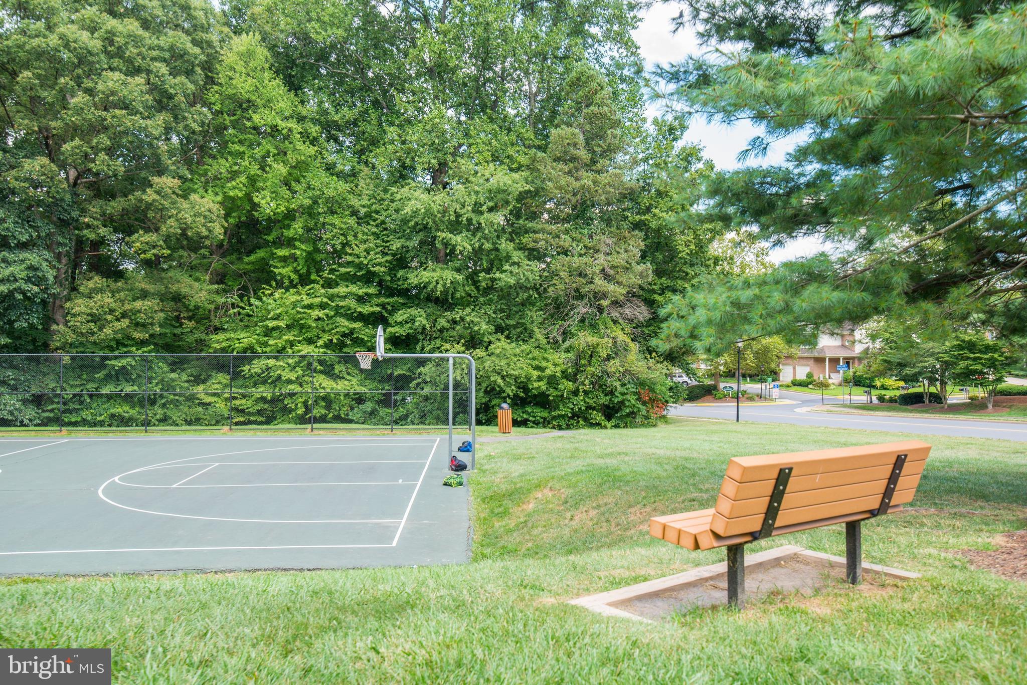 PENDERBROOK SQUARE CONDOMINIUMS - Residential