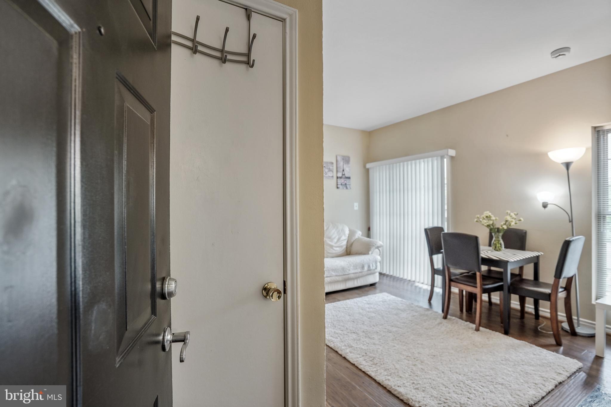 PENDERBROOK SQUARE CONDOMINIUMS - Residential