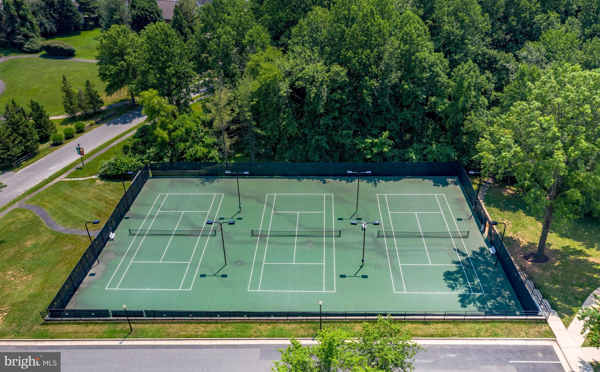 PENDERBROOK SQUARE CONDOMINIUMS - Residential