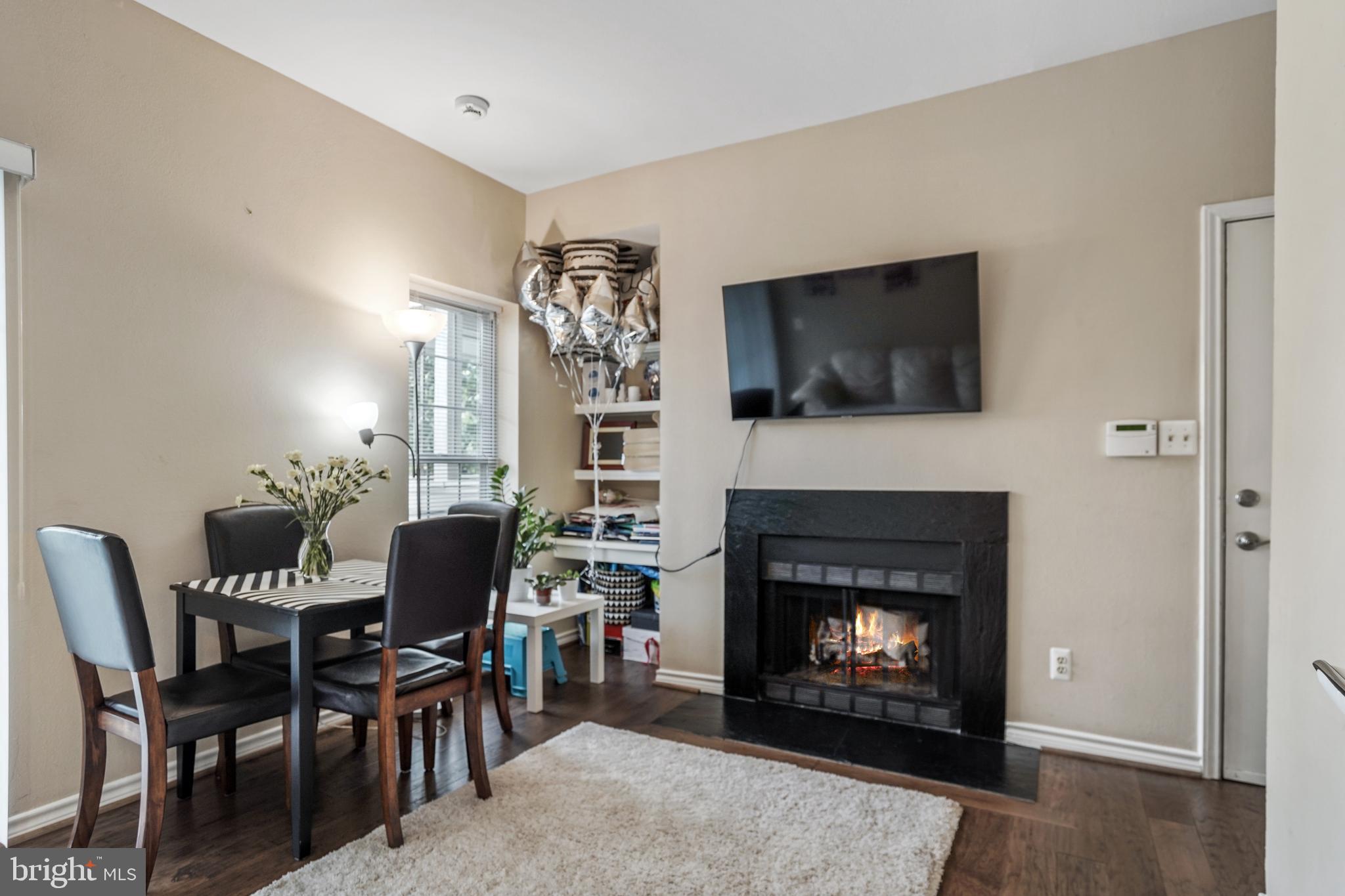 PENDERBROOK SQUARE CONDOMINIUMS - Residential