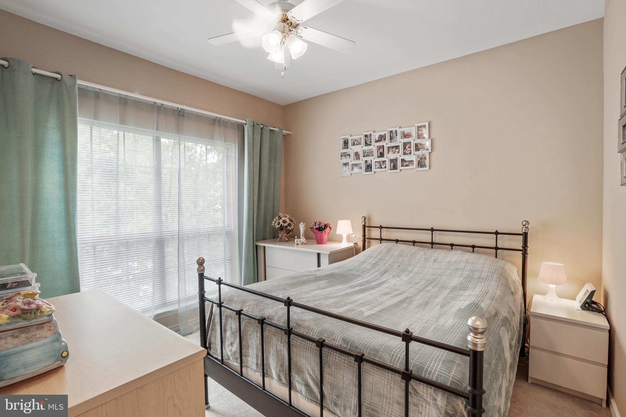 PENDERBROOK SQUARE CONDOMINIUMS - Residential