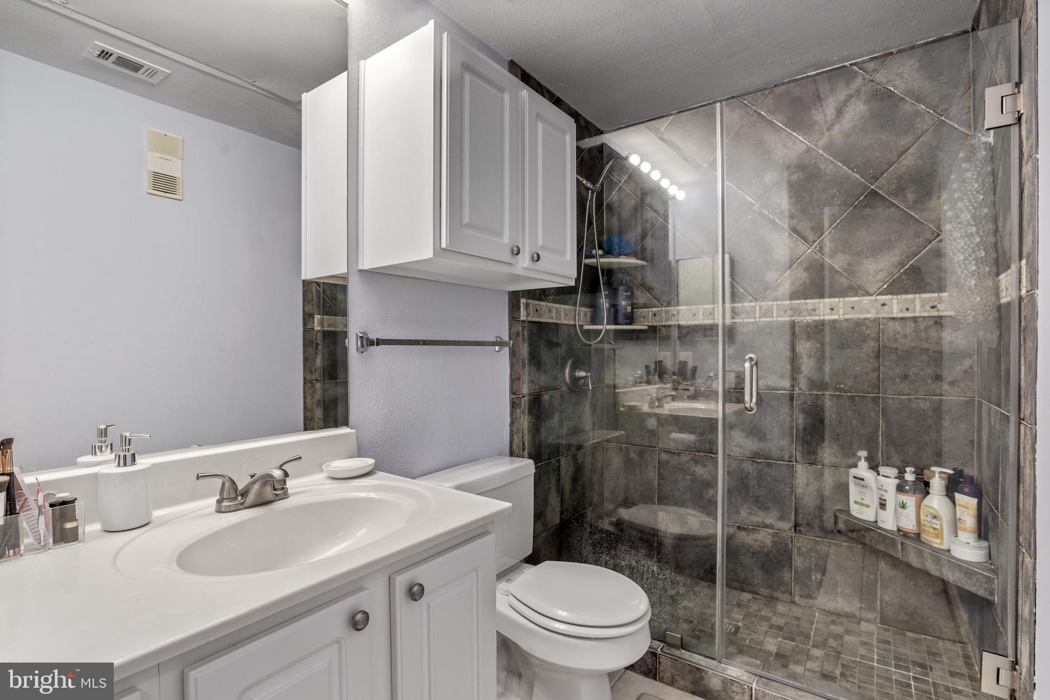 PENDERBROOK SQUARE CONDOMINIUMS - Residential