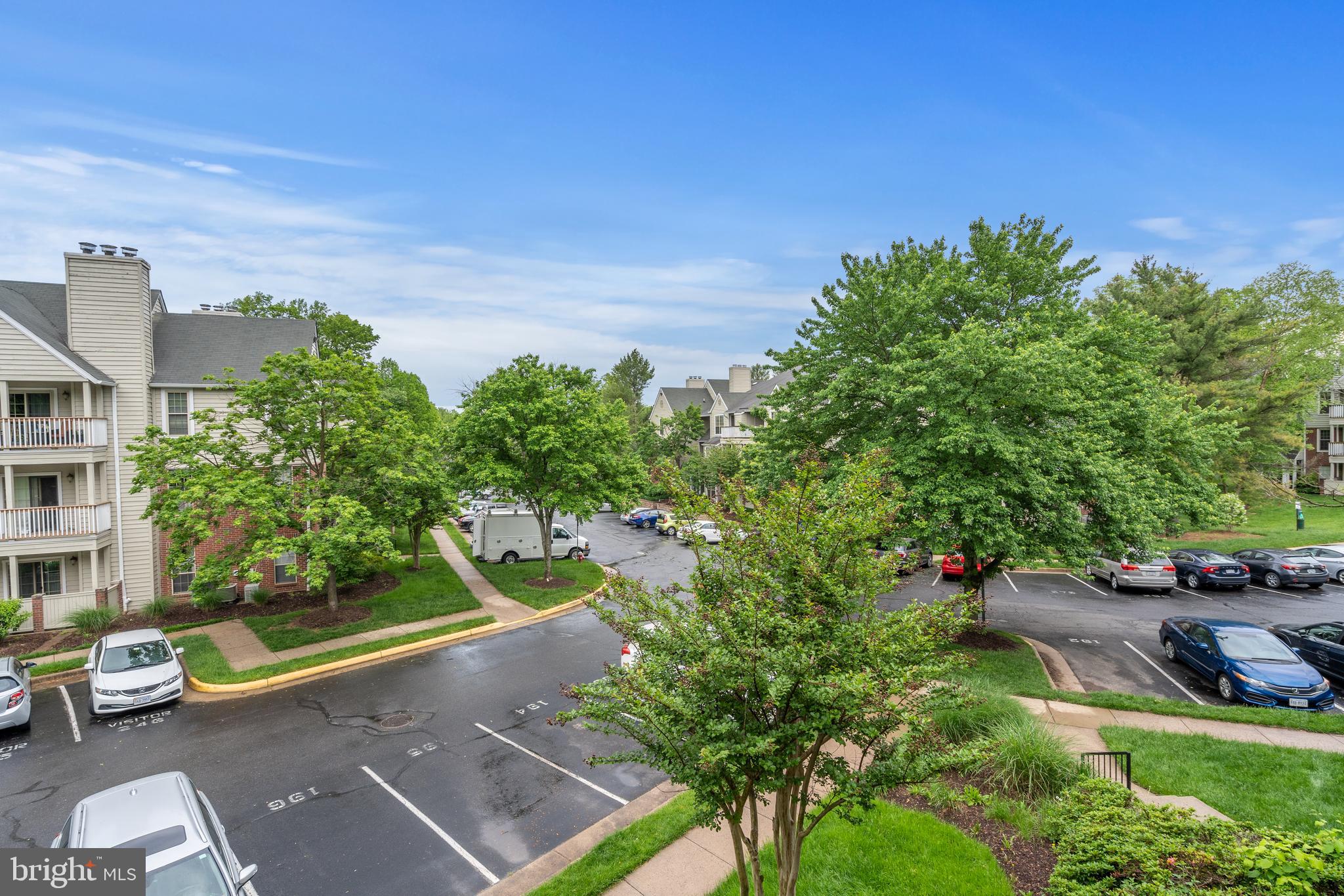 PENDERBROOK SQUARE CONDOMINIUMS - Residential