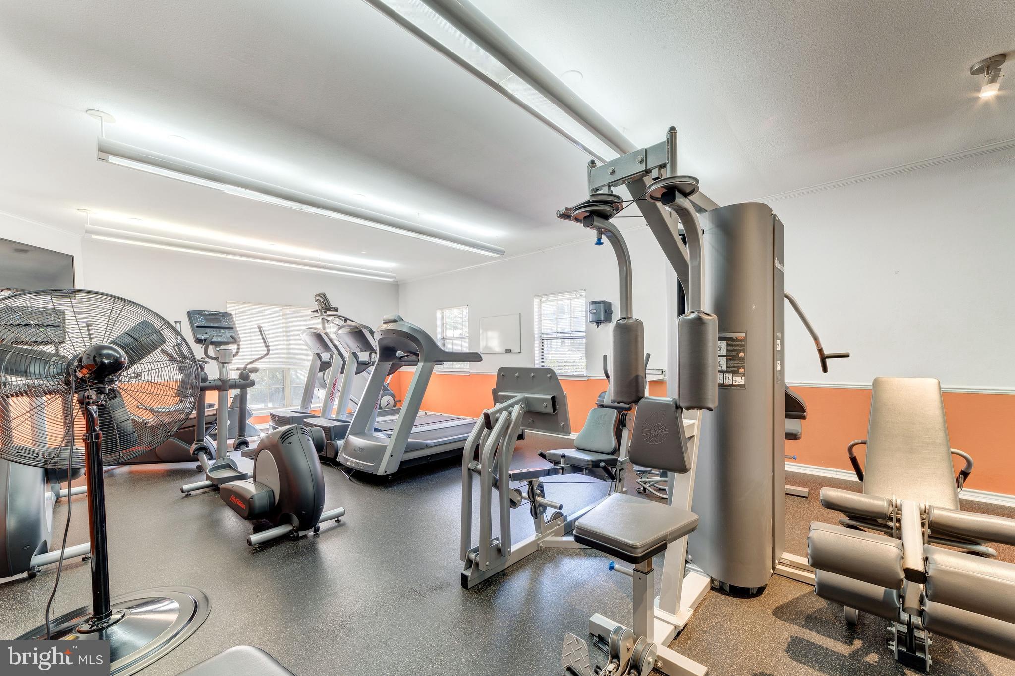 PENDERBROOK SQUARE CONDOMINIUMS - Residential