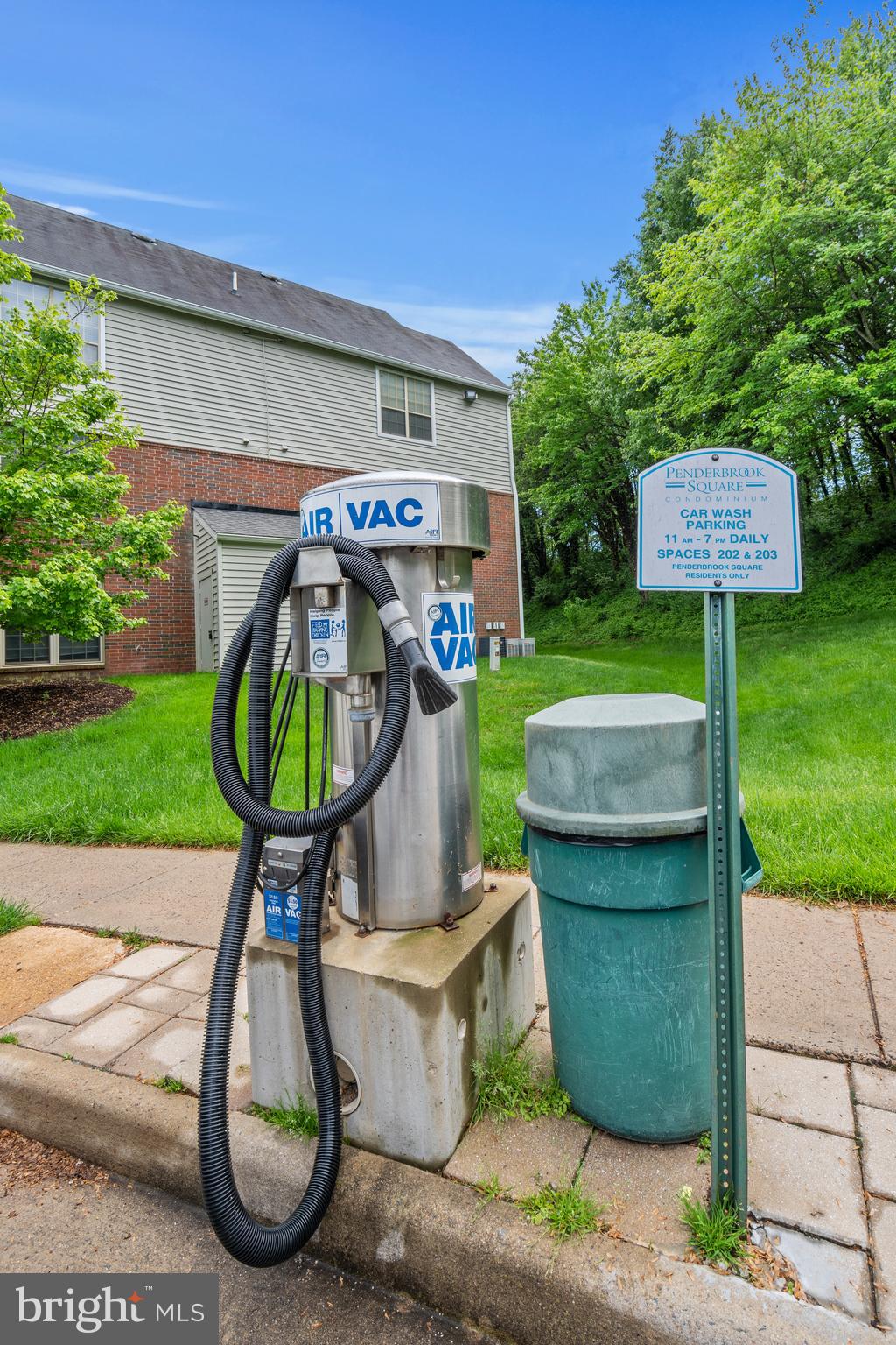 PENDERBROOK SQUARE CONDOMINIUMS - Residential