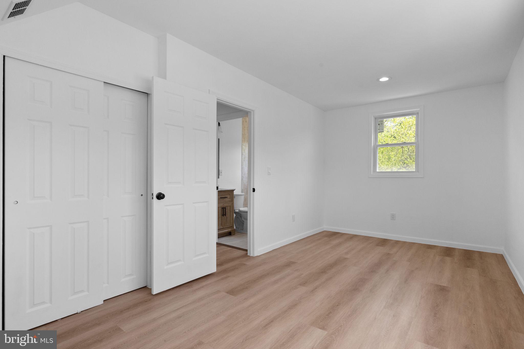 VIOLET WOOD - Residential