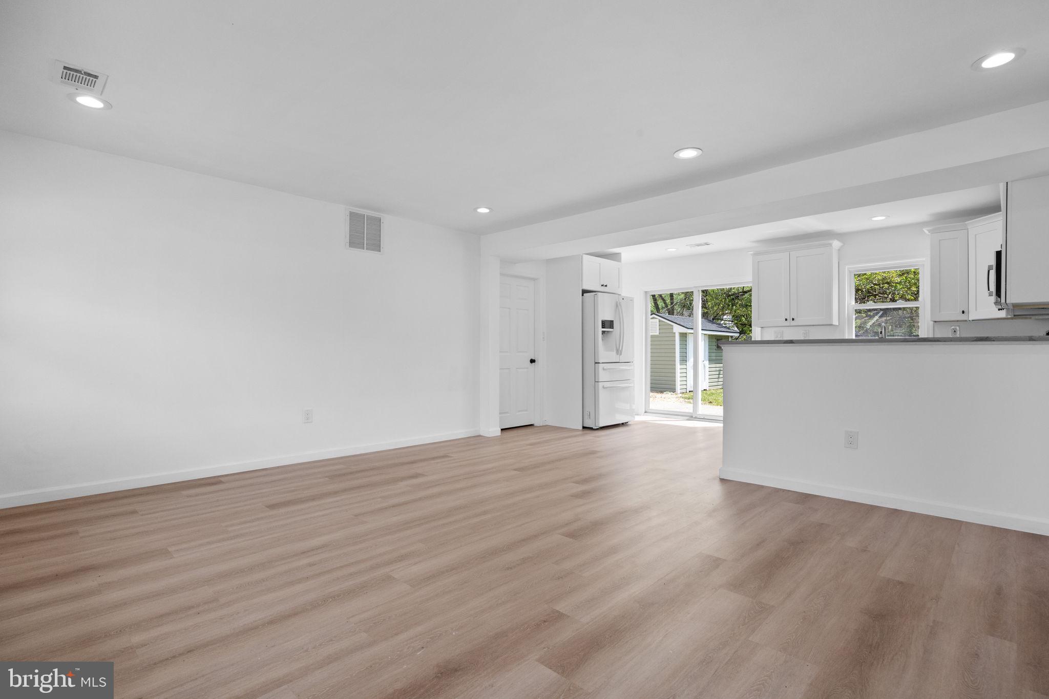 VIOLET WOOD - Residential