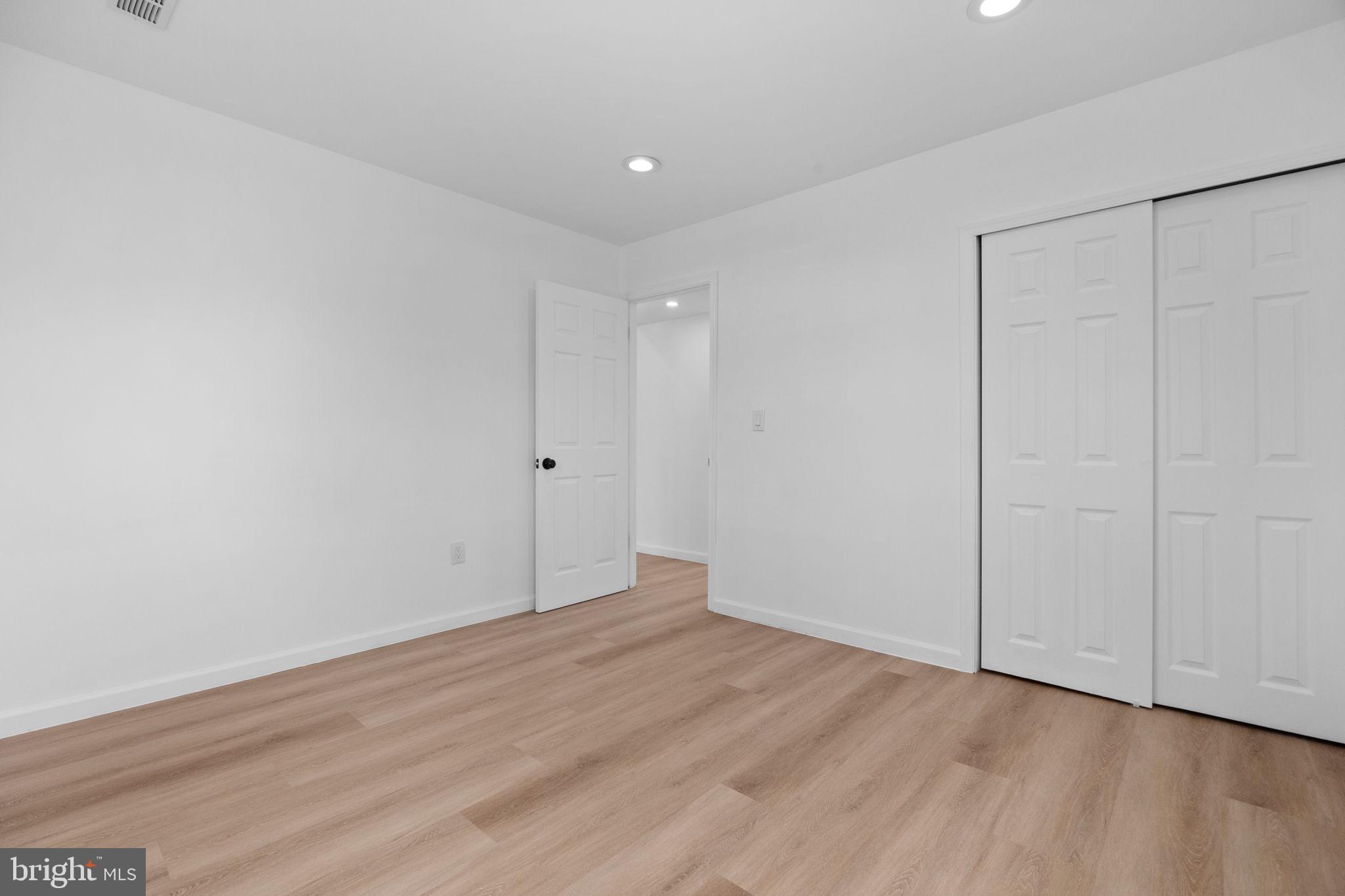 VIOLET WOOD - Residential