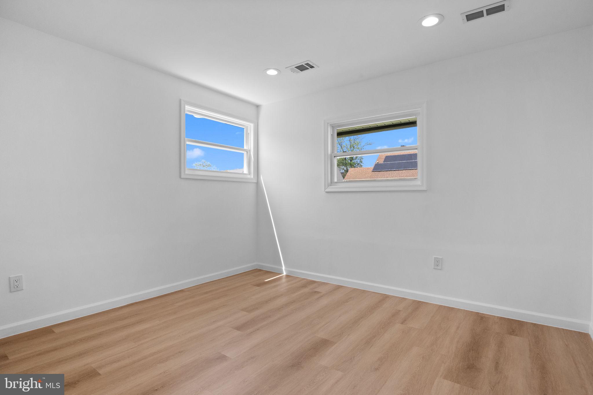 VIOLET WOOD - Residential