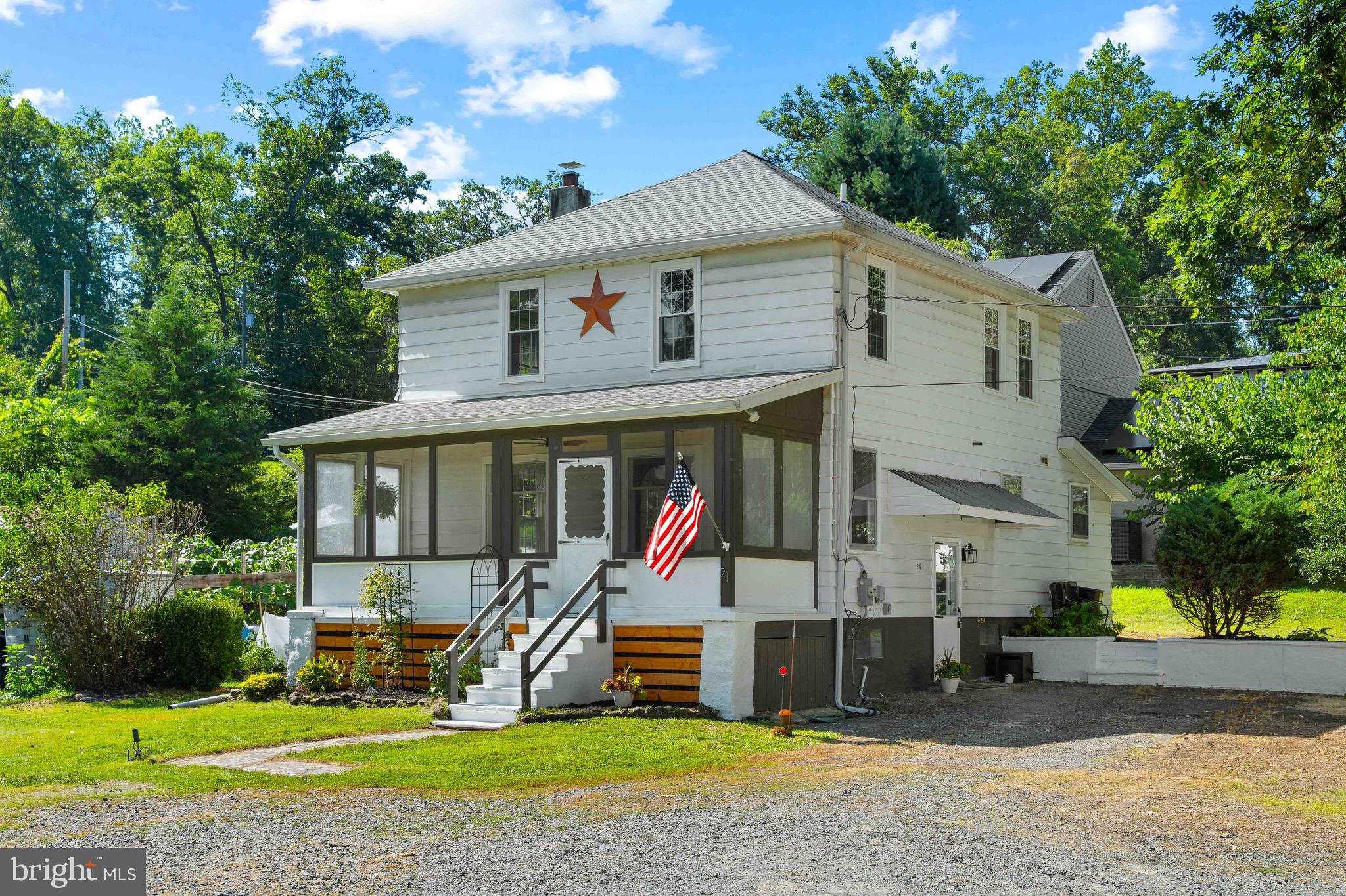 21 PERKIOMEN AVENUE