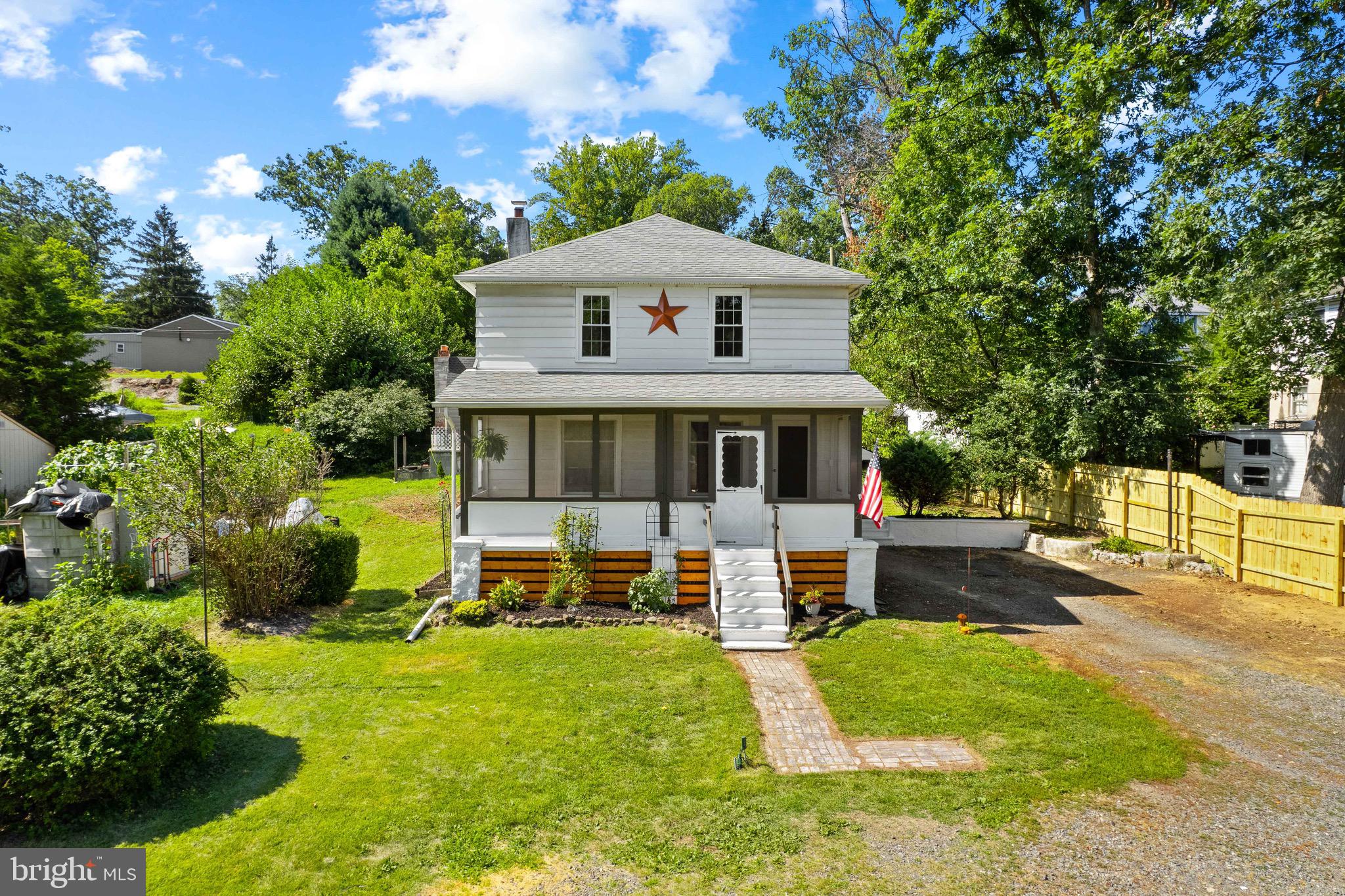 21 PERKIOMEN AVENUE