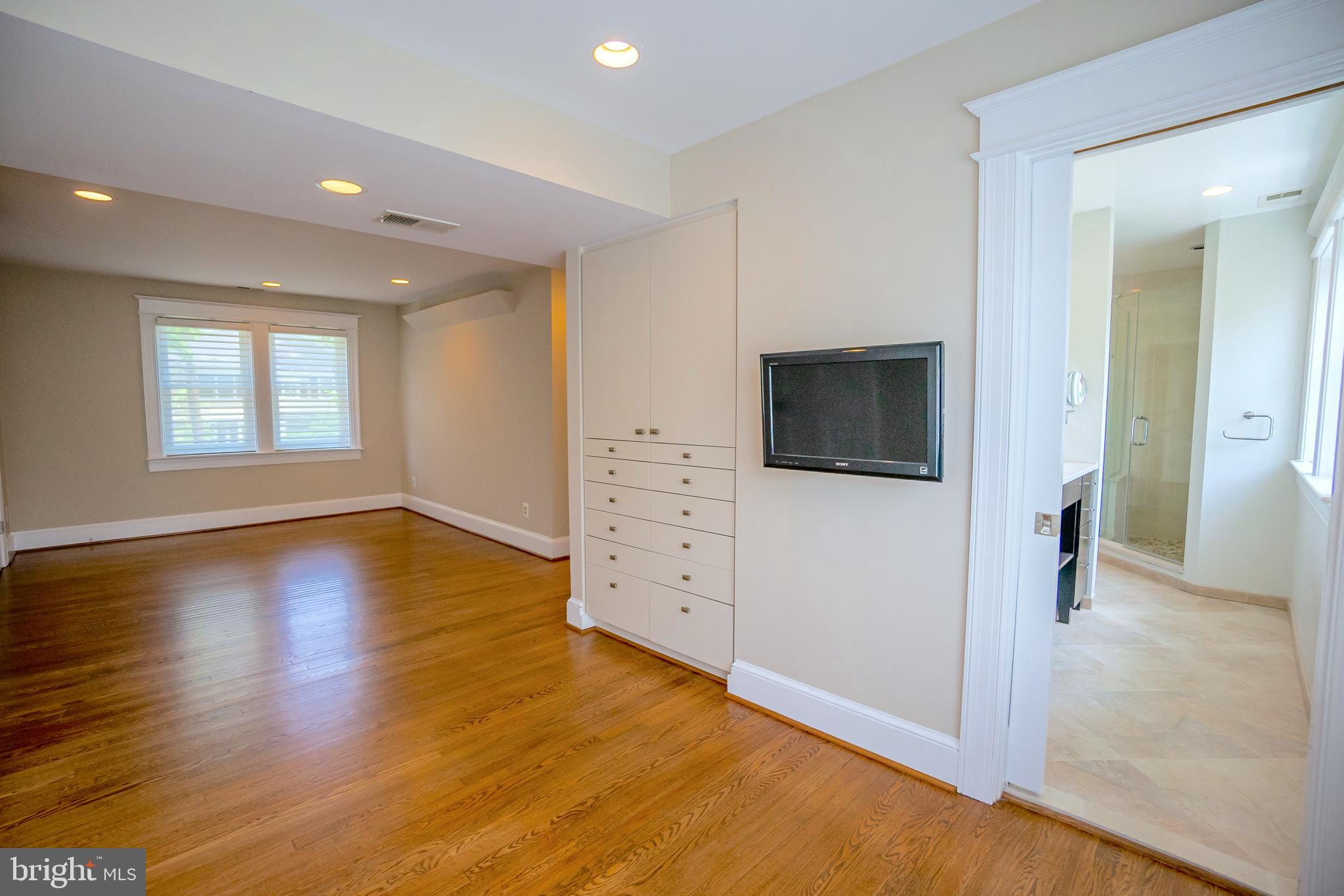 CHEVY CHASE - Residential Lease